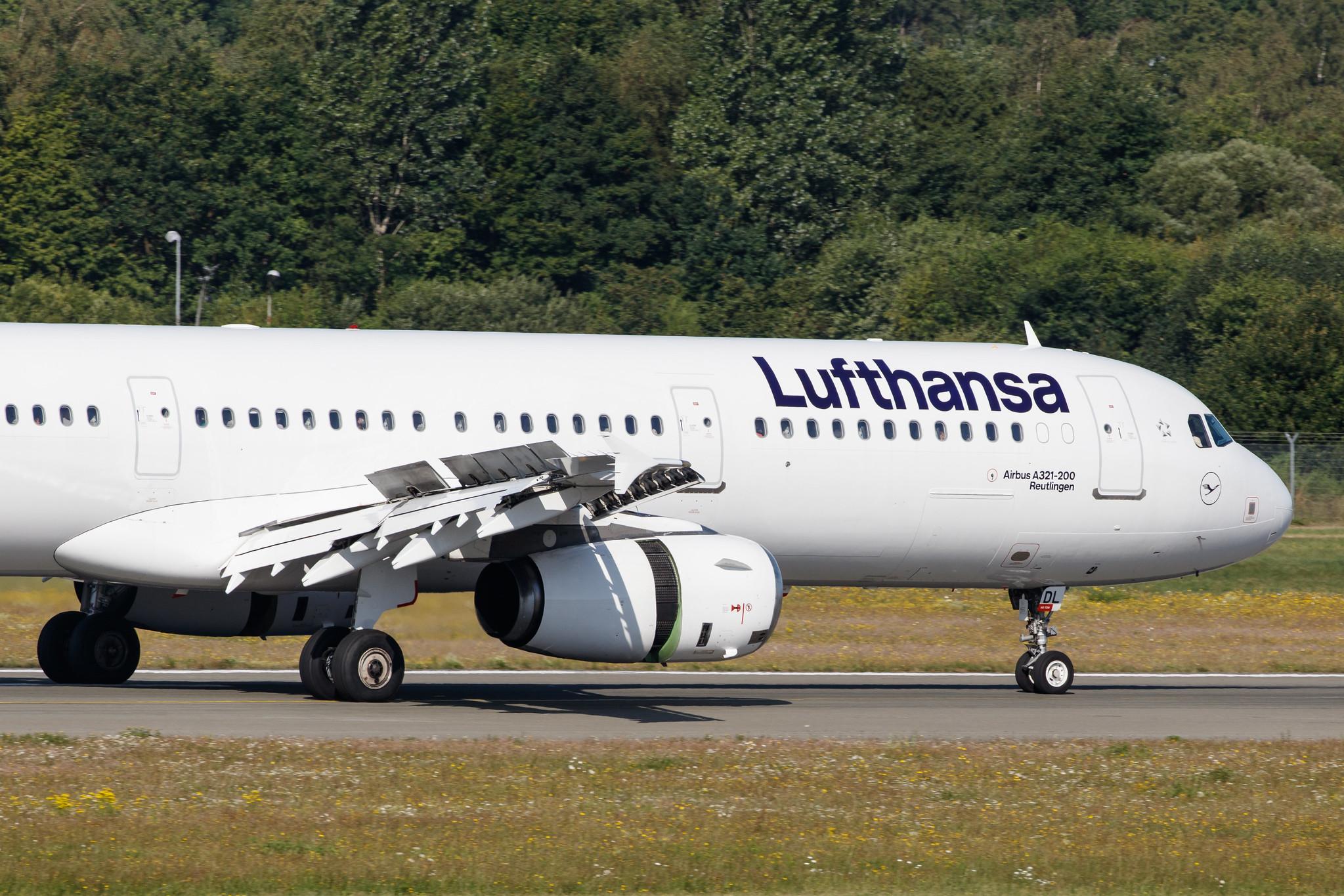 Hamburg Airport: Lufthansa (LH / DLH) |  Airbus A321-231 A321 | D-AIDL | MSN 4881