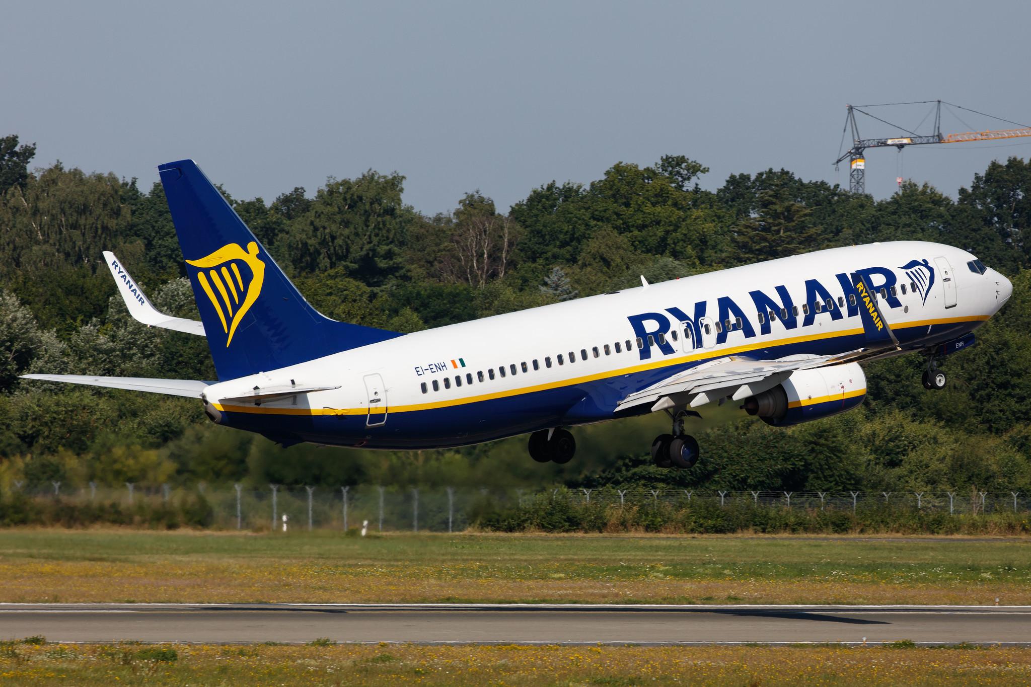 Hamburg Airport: Ryanair (FR / RYR) |  Boeing 737-8AS B738 | Ei-ENH | MSN 35033