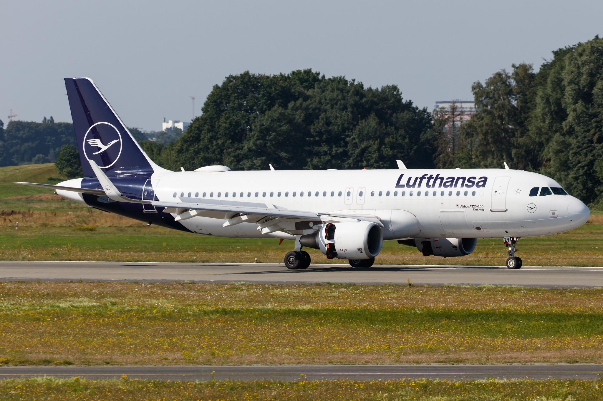 Hamburg Airport: Lufthansa (LH / DLH) |  Airbus A320-214 A320 | D-AIZY | MSN 5769