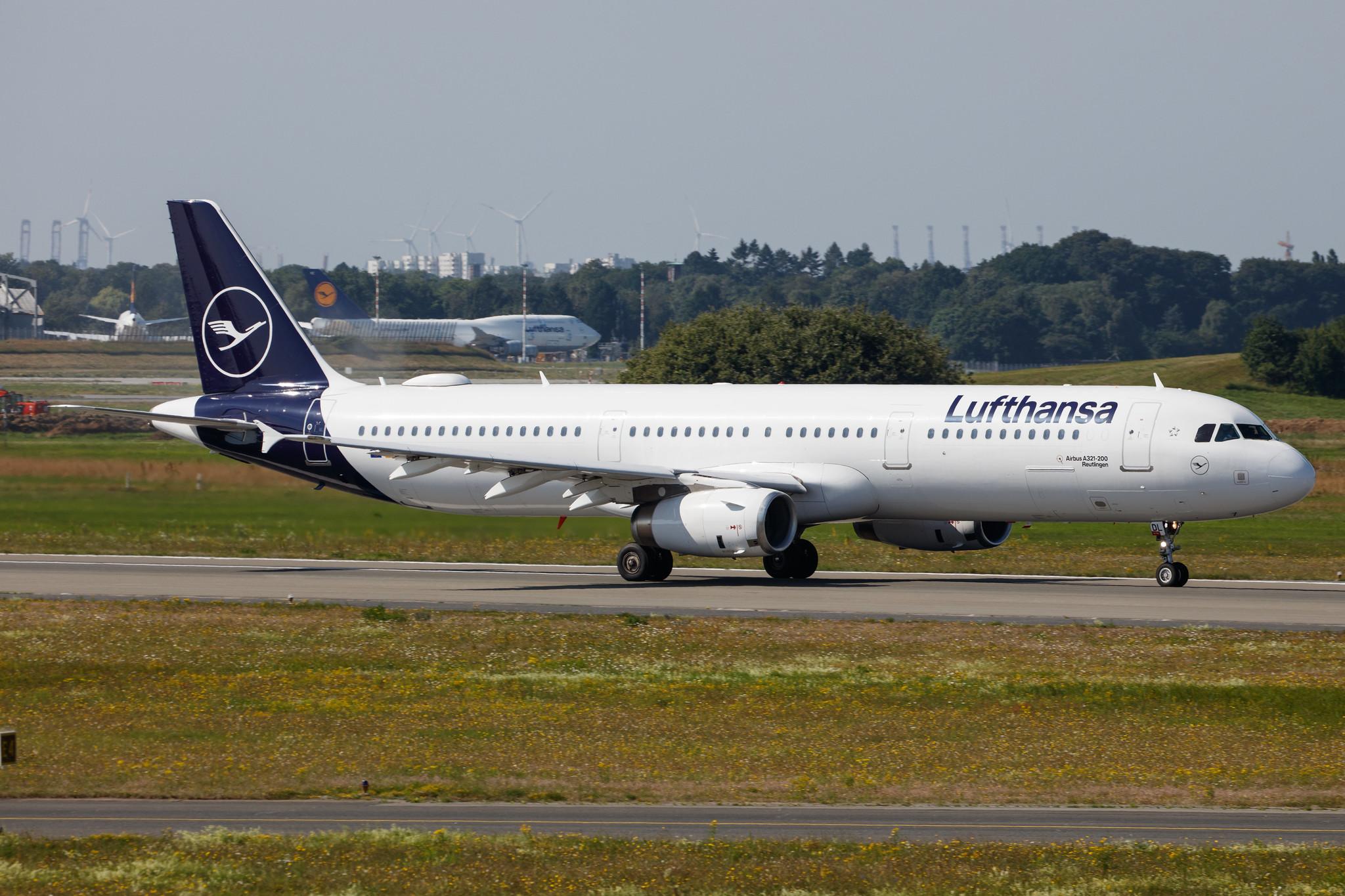 Hamburg Airport: Lufthansa (LH / DLH) |  Airbus A321-231 A321 | D-AIDL | MSN 4881
