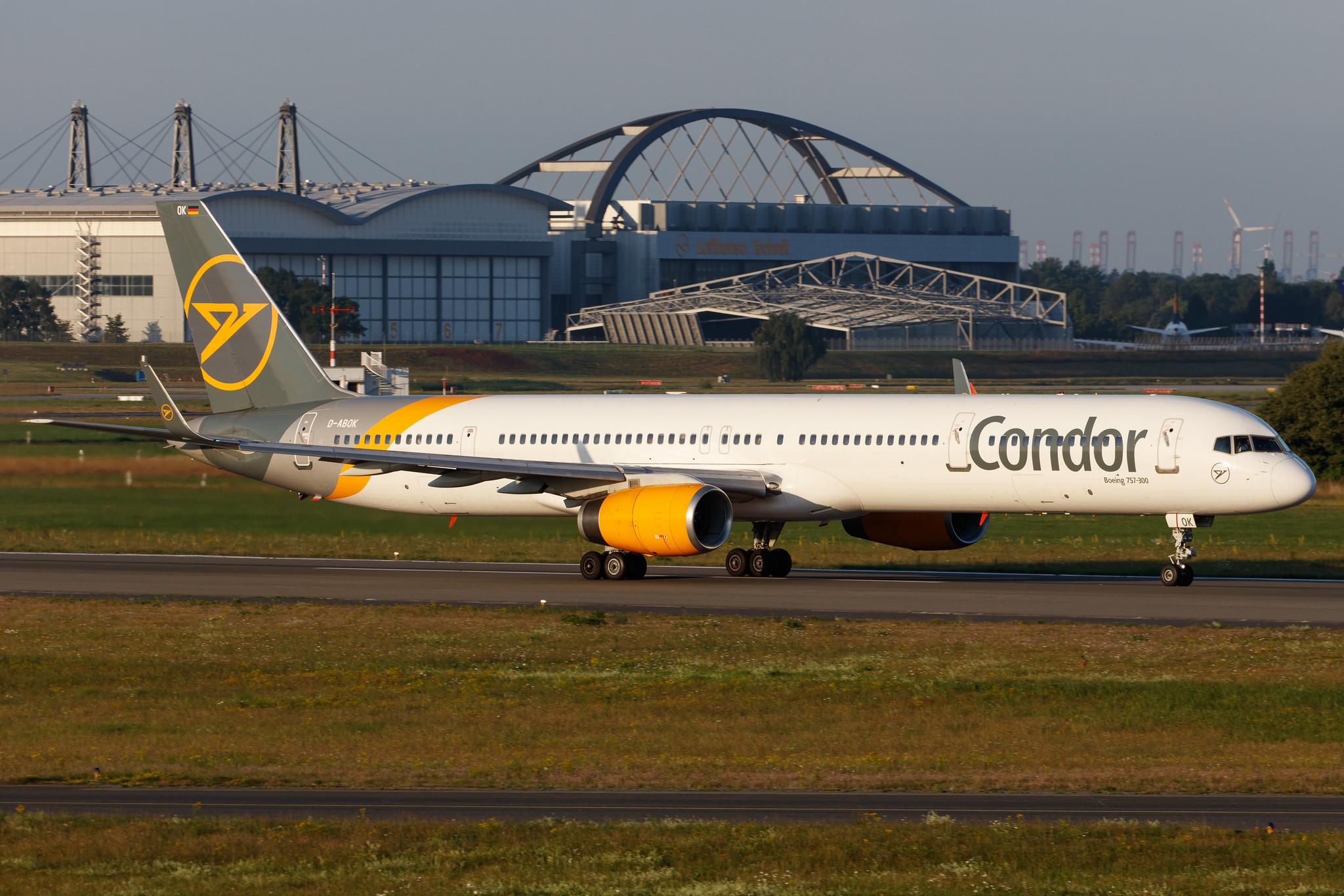 Hamburg Airport: Condor (DE / CFG) |  Boeing 757-330 B753 | D-ABOK | MSN 29020