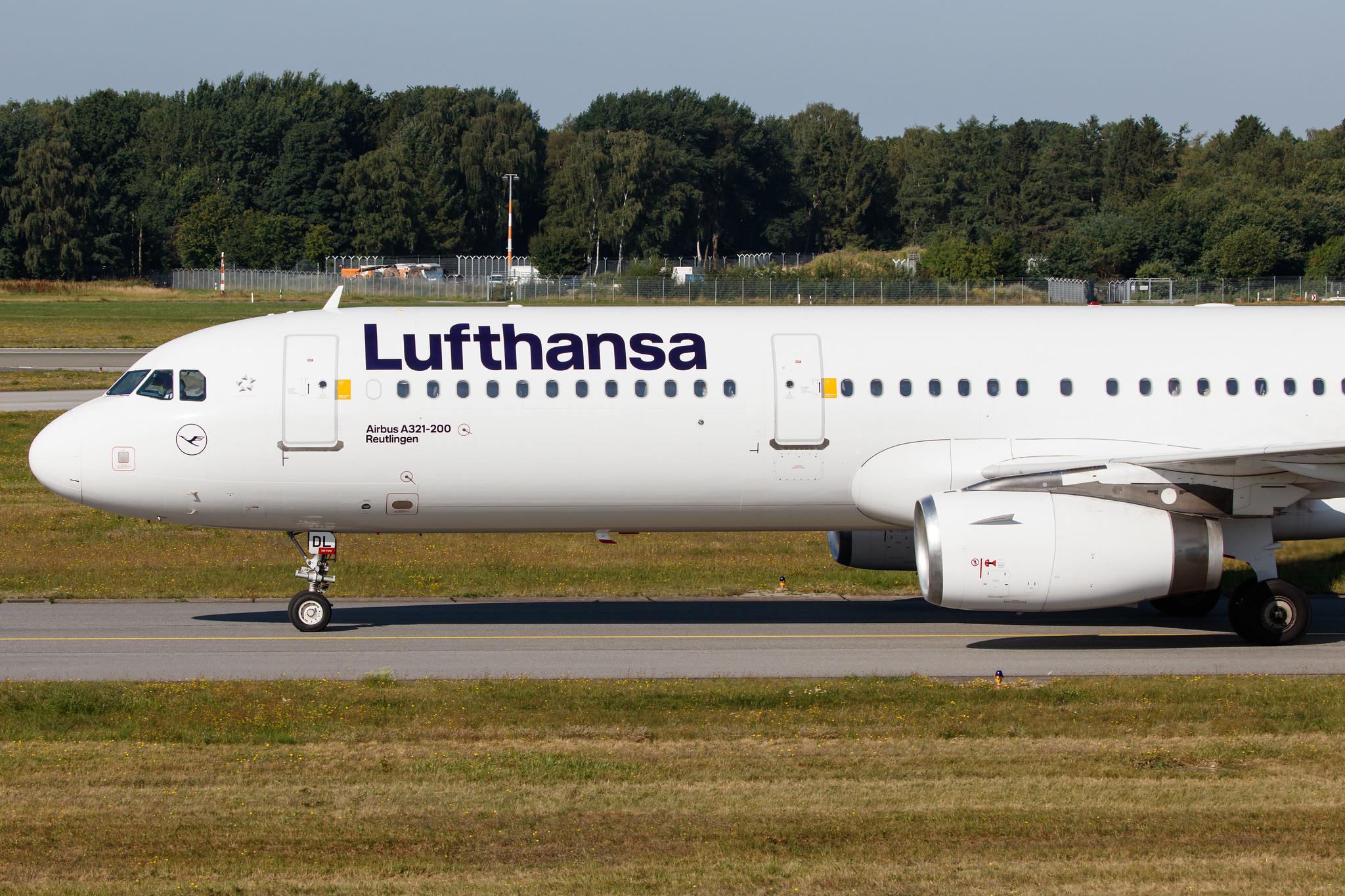 Hamburg Airport: Lufthansa (LH / DLH) |  Airbus A321-231 A321 | D-AIDL | MSN 4881