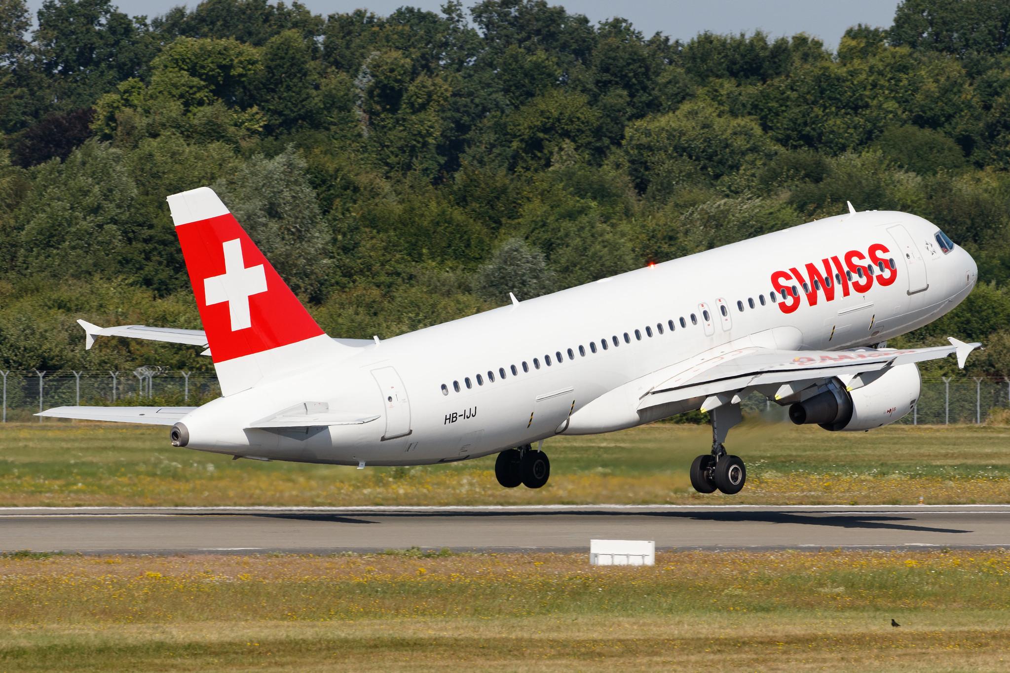 Hamburg Airport: Swiss (LX / SWR) |  Airbus A320-214 A320 | HB-IJJ | MSN 0585