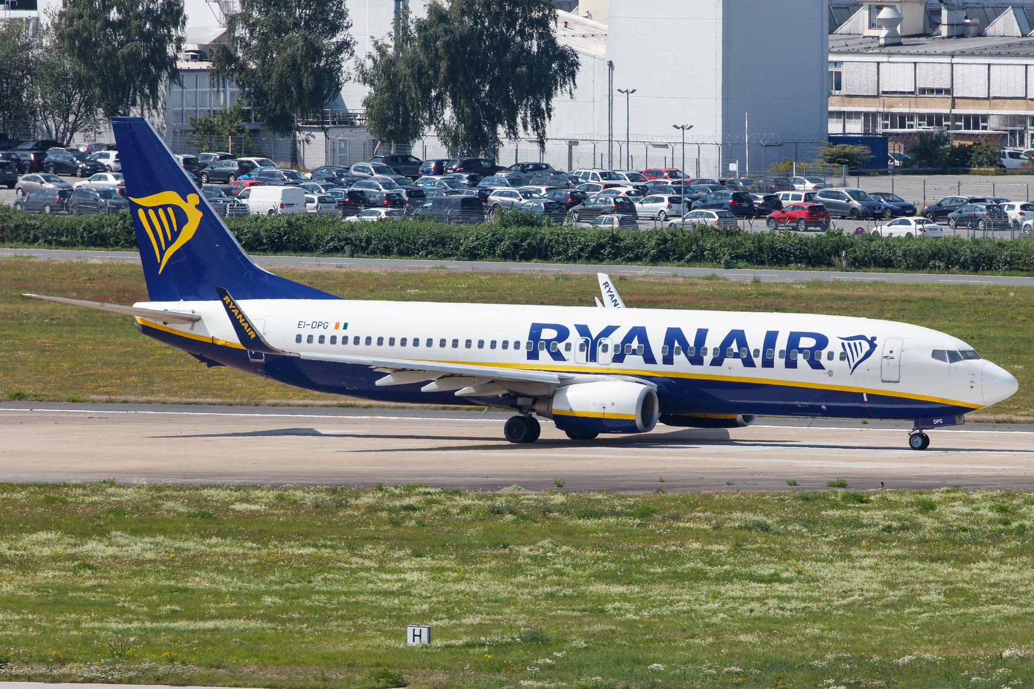 Hamburg Airport: Ryanair (FR / RYR) |  Boeing 737-8AS B738 | EI-DPG | MSN 33607