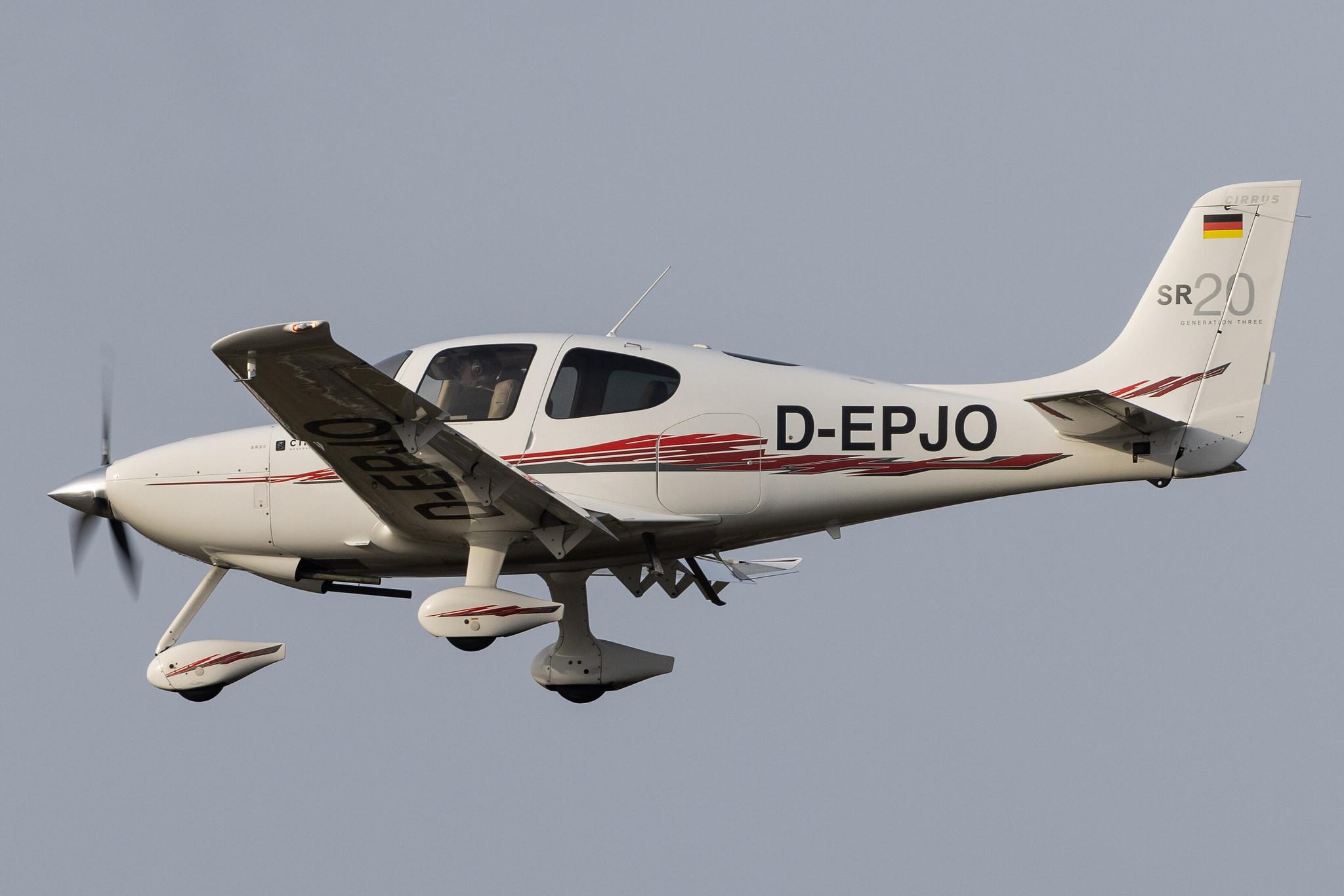 Hamburg Airport: Private owner |  Cirrus SR20 SR20 | D-EPJO | MSN 1992