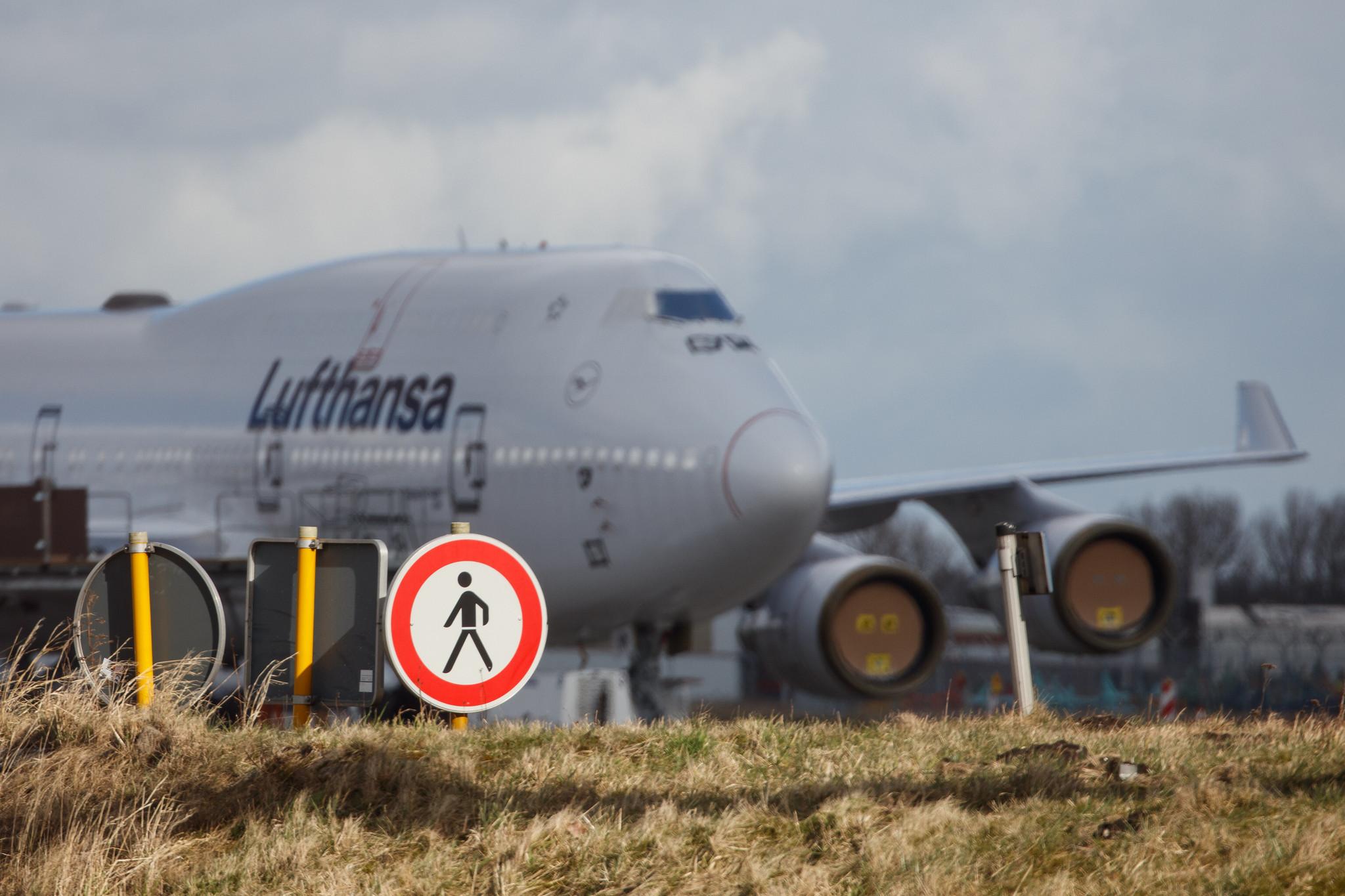 Hamburg Airport: Lufthansa (LH / DLH) |  Boeing 747-430 B744 | D-ABVM | MSN 29101