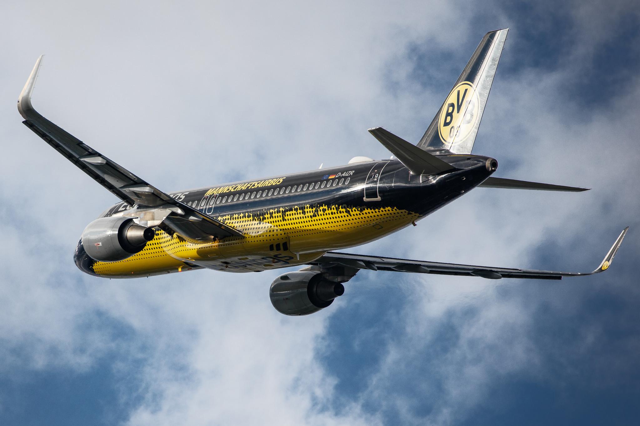 Hamburg Airport: Eurowings (EW / EWG) |  Livery: Borussia Dortmund Livery |  Airbus A320-214 A320 | D-AIZR | MSN 5525