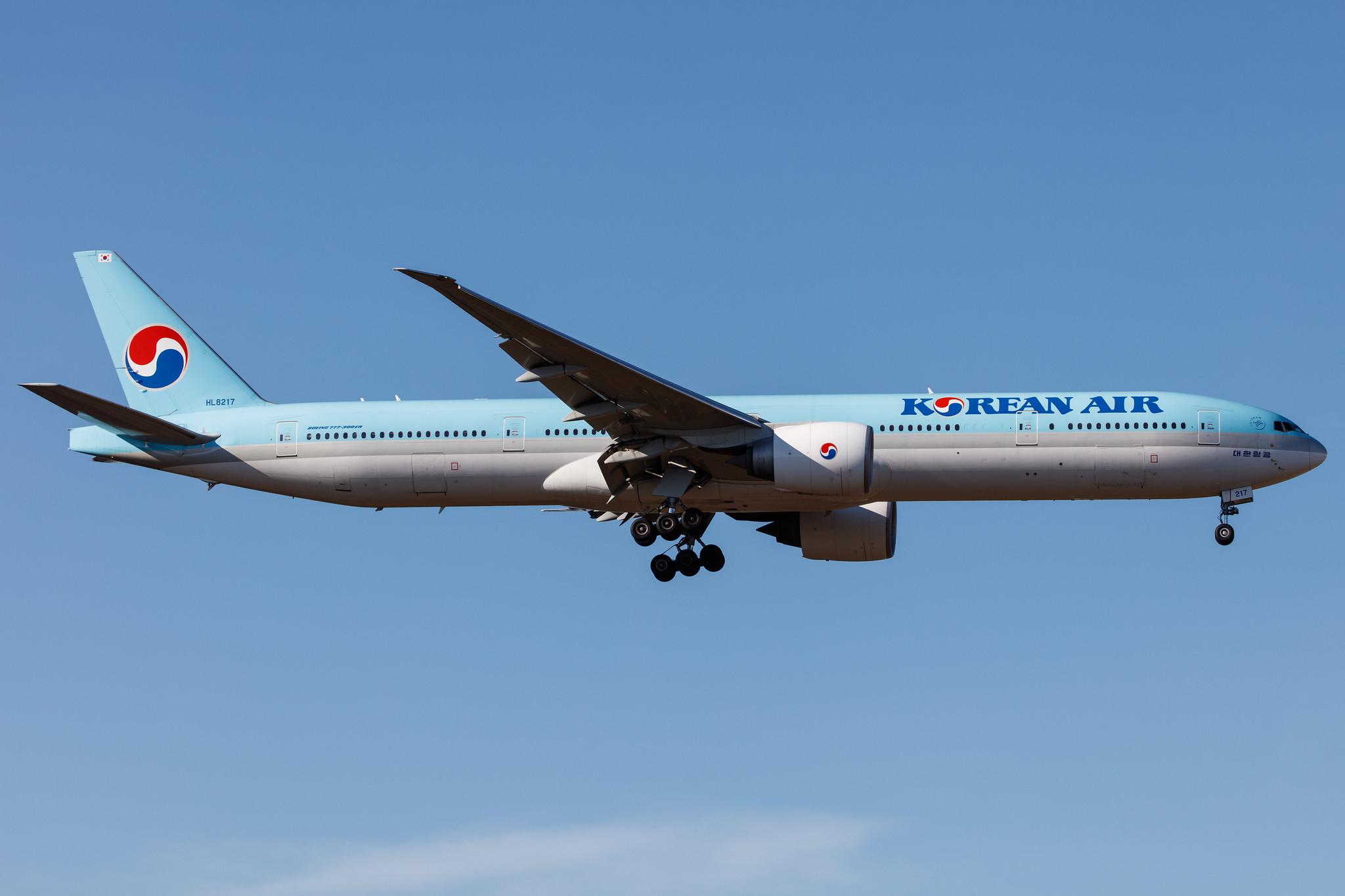 Frankfurt Airport: Korean Air (KE / KAL) |  Boeing 777-3B5(ER) B77W | HL8217 | MSN 37648