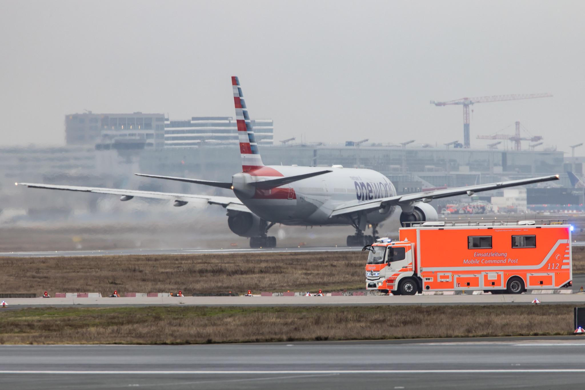 Frankfurt Airport: American Airlines (AA / AAL) |  Livery: Oneworld Livery |  Boeing 777-223(ER) B772 | N796AN | MSN 30796