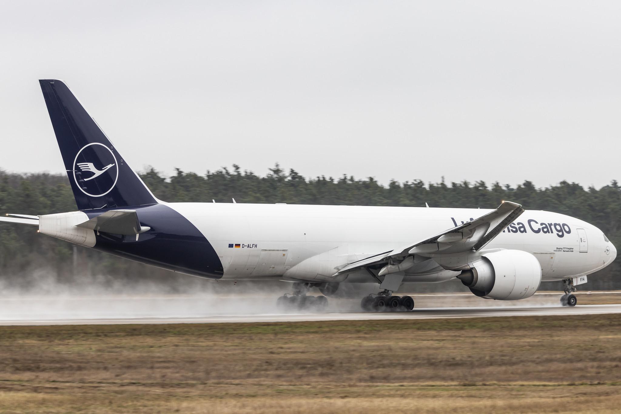 Frankfurt Airport: Lufthansa Cargo (/ GEC) |  Boeing 777-F B77L | D-ALFH | MSN 66911