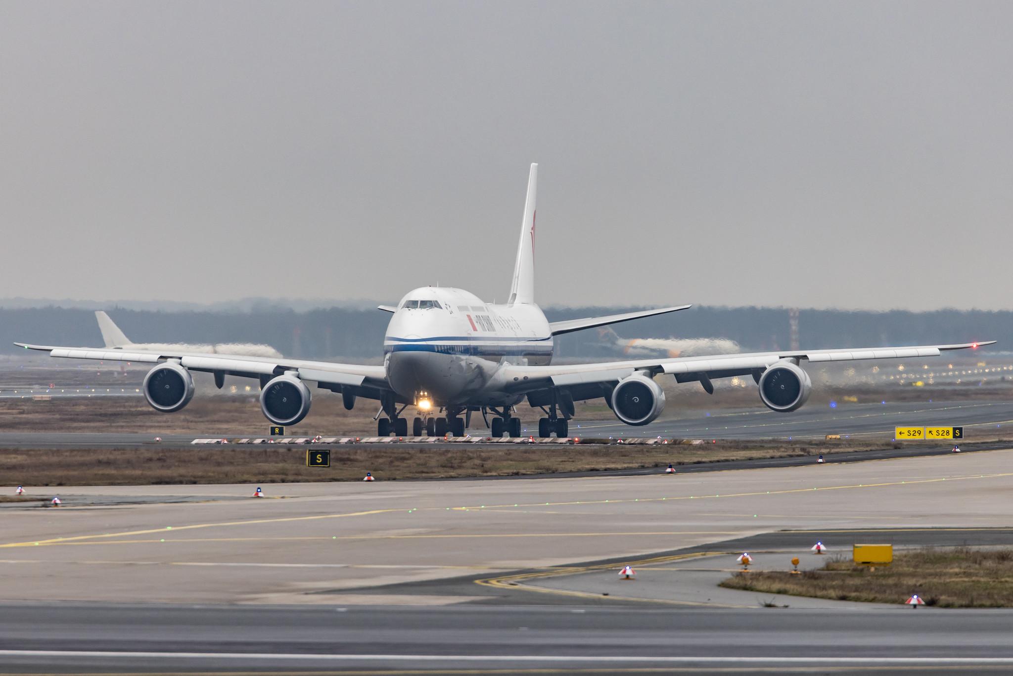 Frankfurt Airport: Air China (CA / CCA) |  Boeing 747-89L B748 | B-2480 | MSN 41194