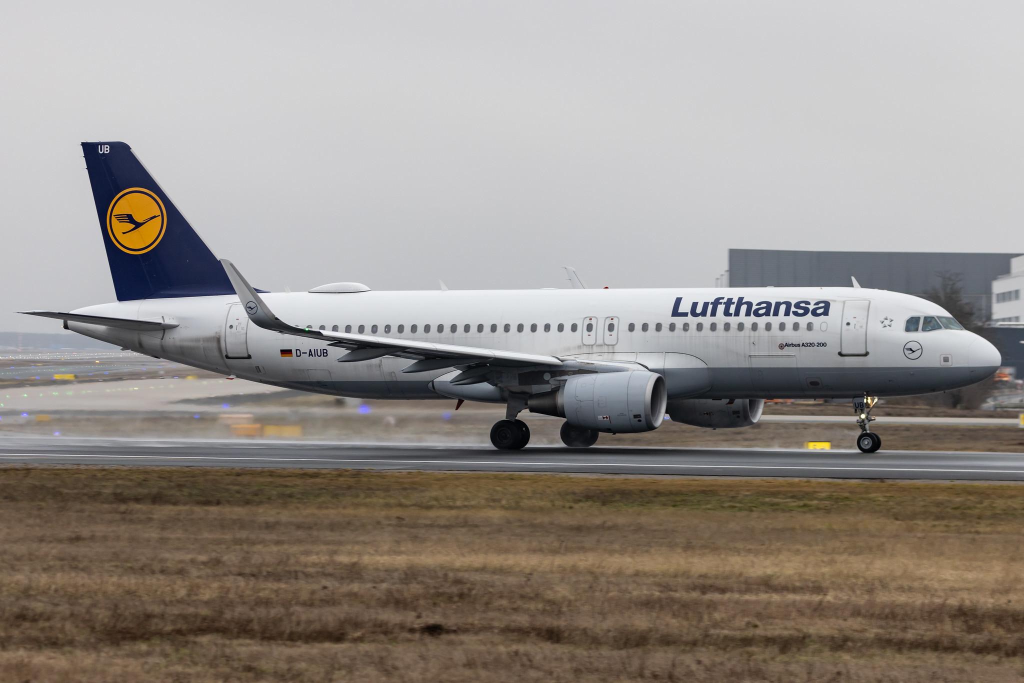 Frankfurt Airport: Lufthansa (LH / DLH) |  Airbus A320-214 A320 | D-AIUB | MSN 5972
