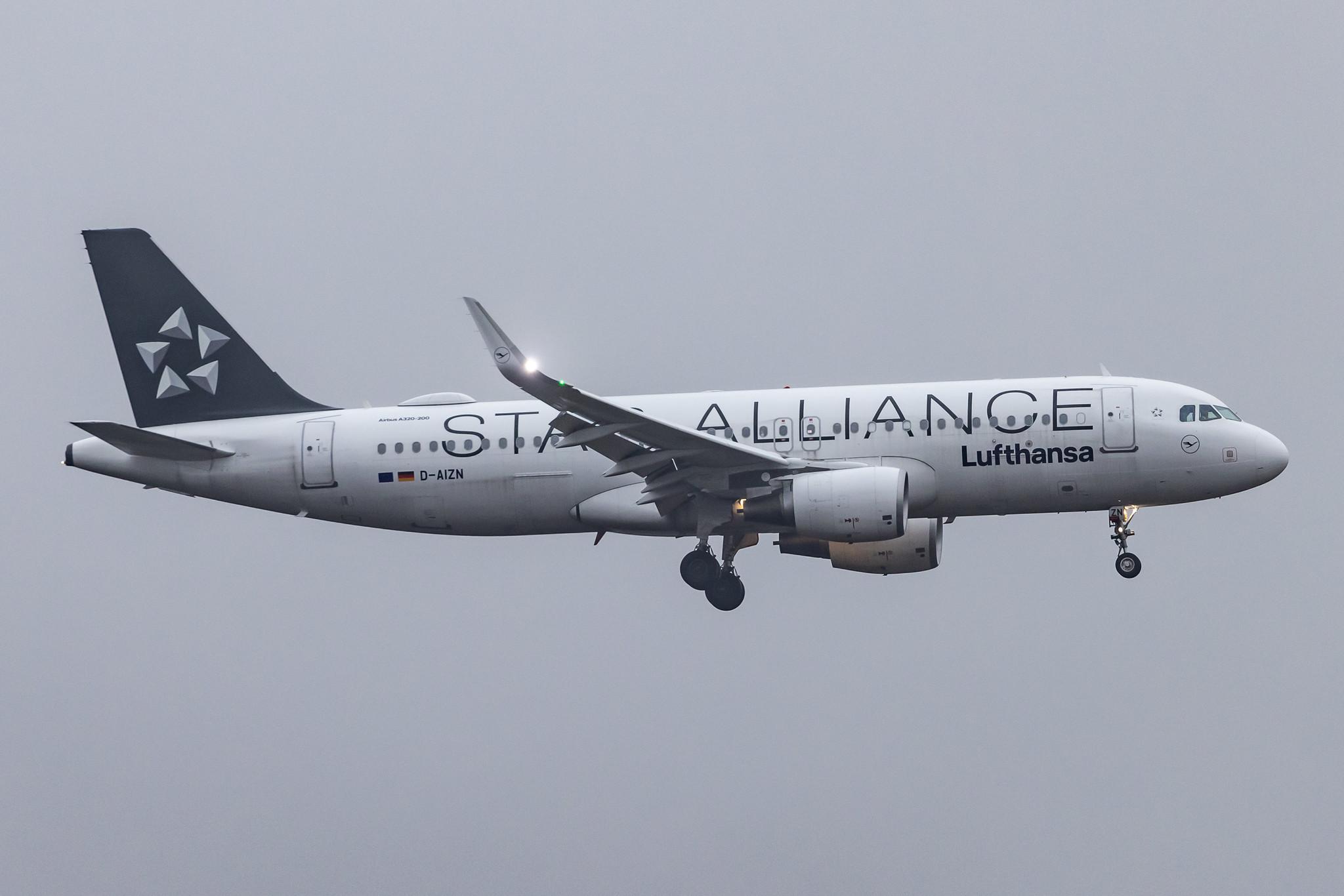 Frankfurt Airport: Lufthansa (LH / DLH) |  Livery: Star Alliance Livery |  Airbus A320-214 A320 | D-AIZN | MSN 5425