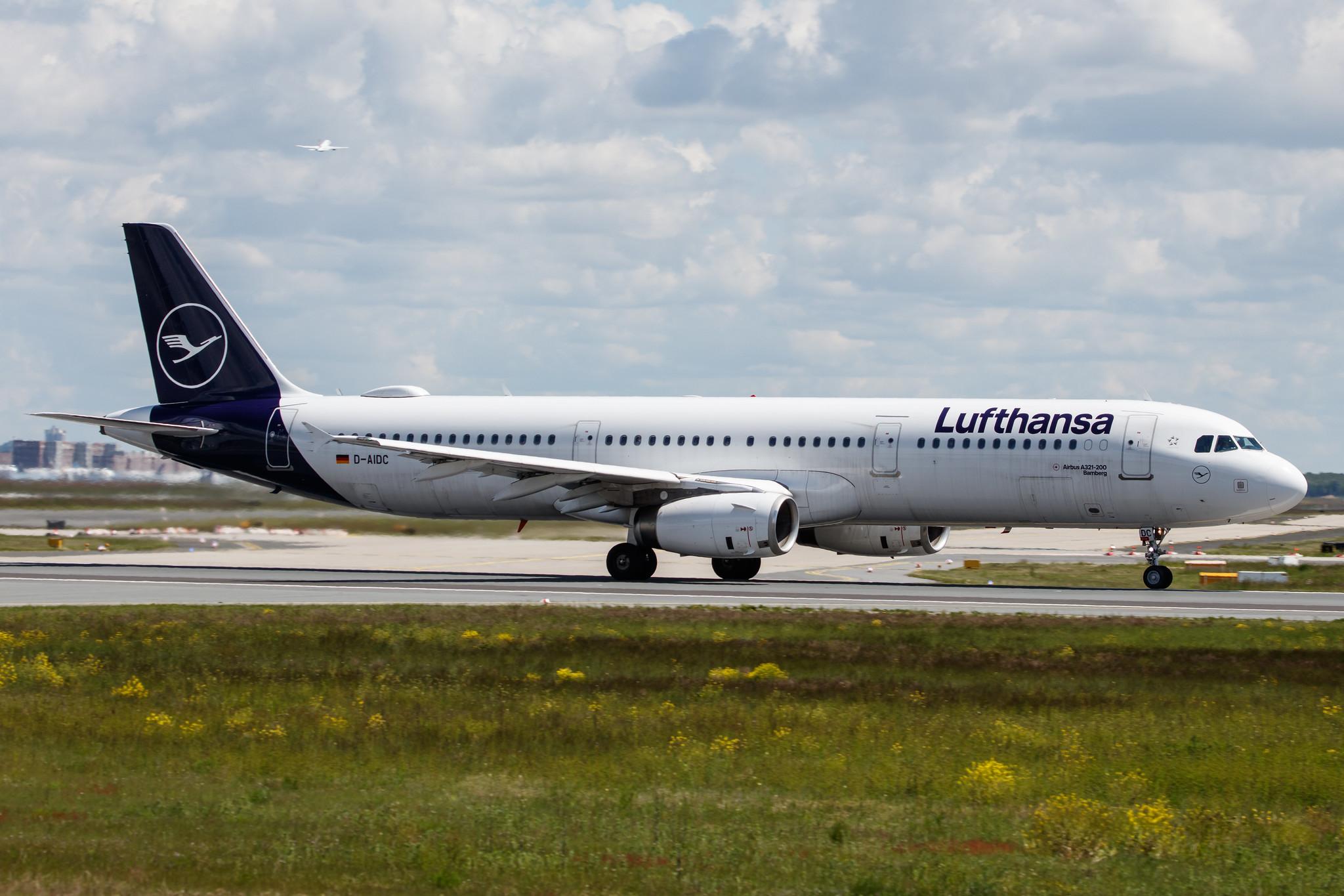 Frankfurt Airport: Lufthansa (LH / DLH) |  Airbus A321-231 A321 | D-AIDC | MSN 4560