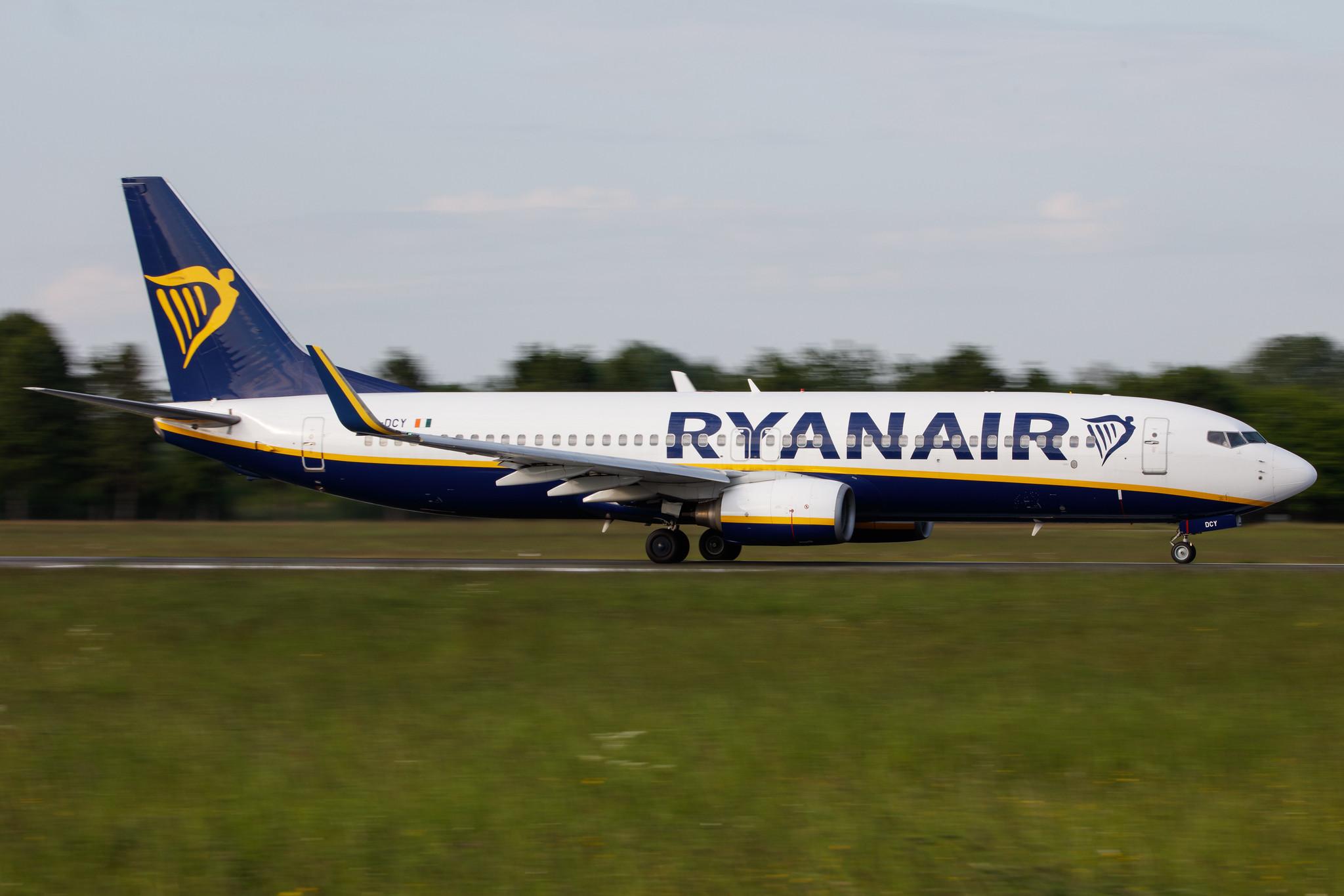 Hamburg Airport: Ryanair (FR / RYR) |  Boeing 737-8AS B738 | EI-DCY | MSN 33570