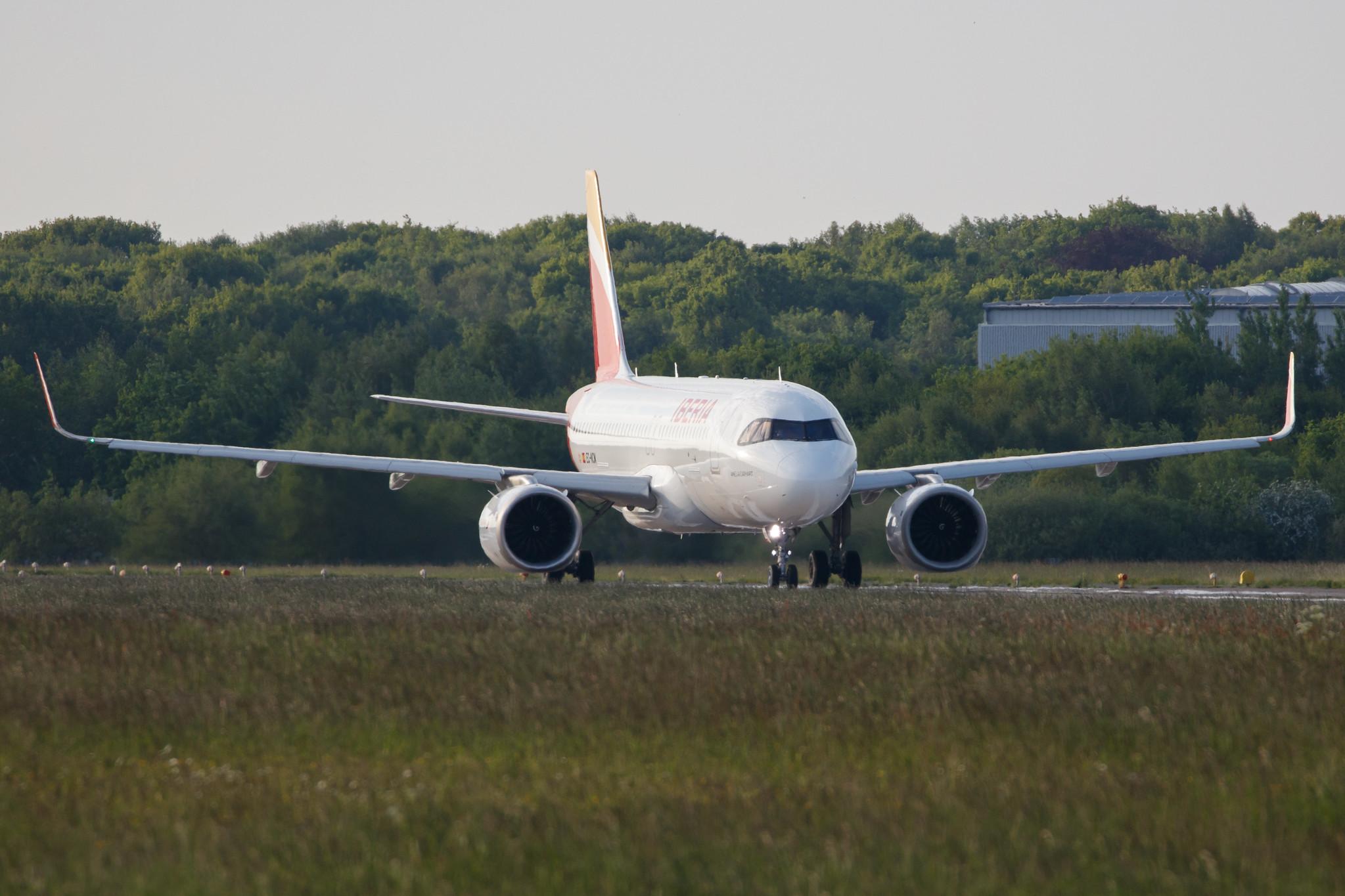 Hamburg Airport: Iberia (IB / IBE) |  Airbus A320-251N A20N | EC-NCM | MSN 8781