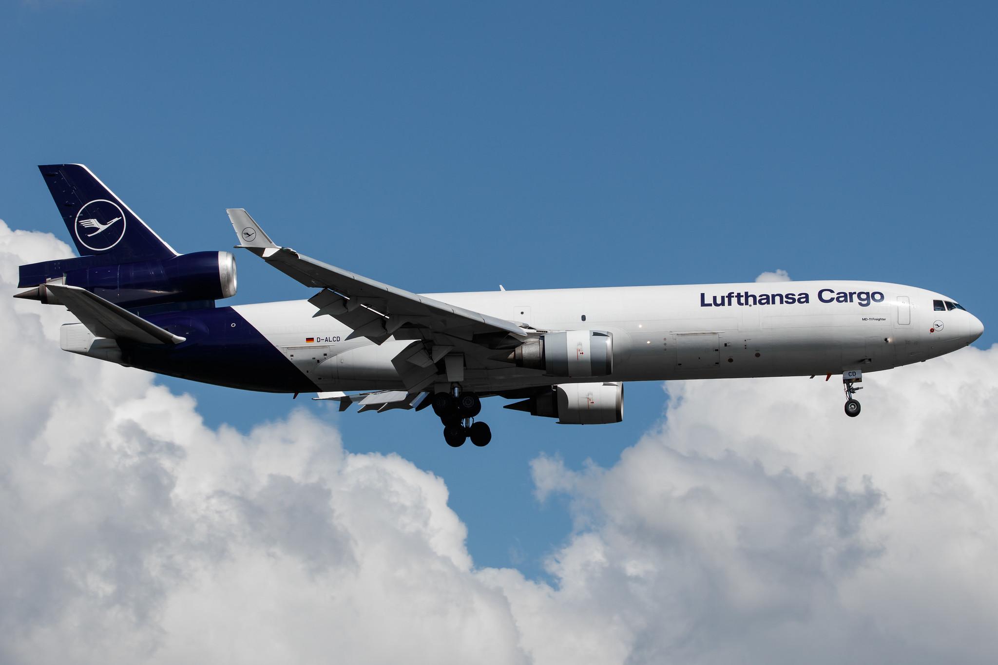 Frankfurt Airport: Lufthansa Cargo (/ GEC) |  McDonnell Douglas MD-11F MD11 | D-ALCD | MSN 48784