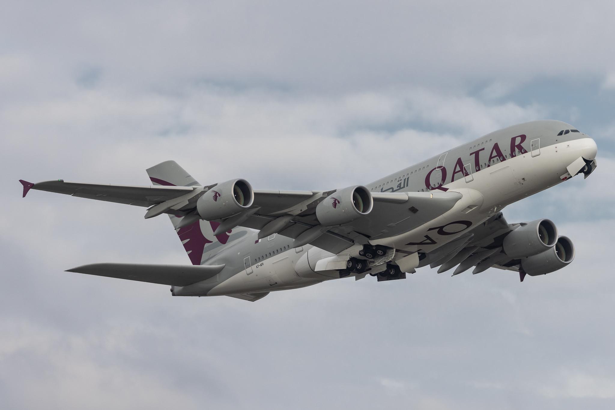 London Heathrow: Qatar Airways (QR / QTR) |  Airbus A380-861 A388 | A7-API | MSN 235