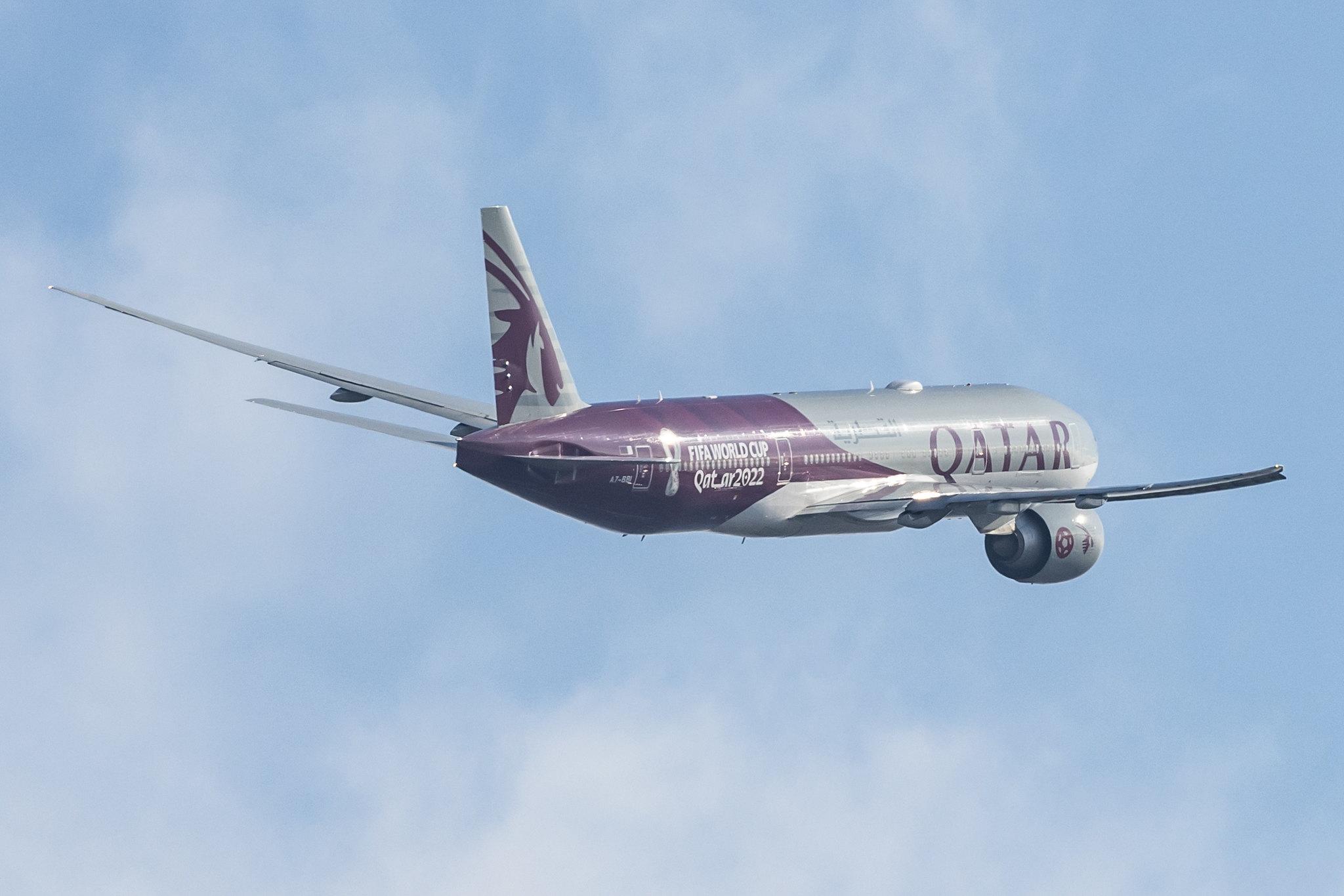 London Heathrow: Qatar Airways (QR / QTR) |  Livery: FIFA World Cup 2022 Livery |  Boeing 777-2DZ(LR) B77L | A7-BBI | MSN 41061