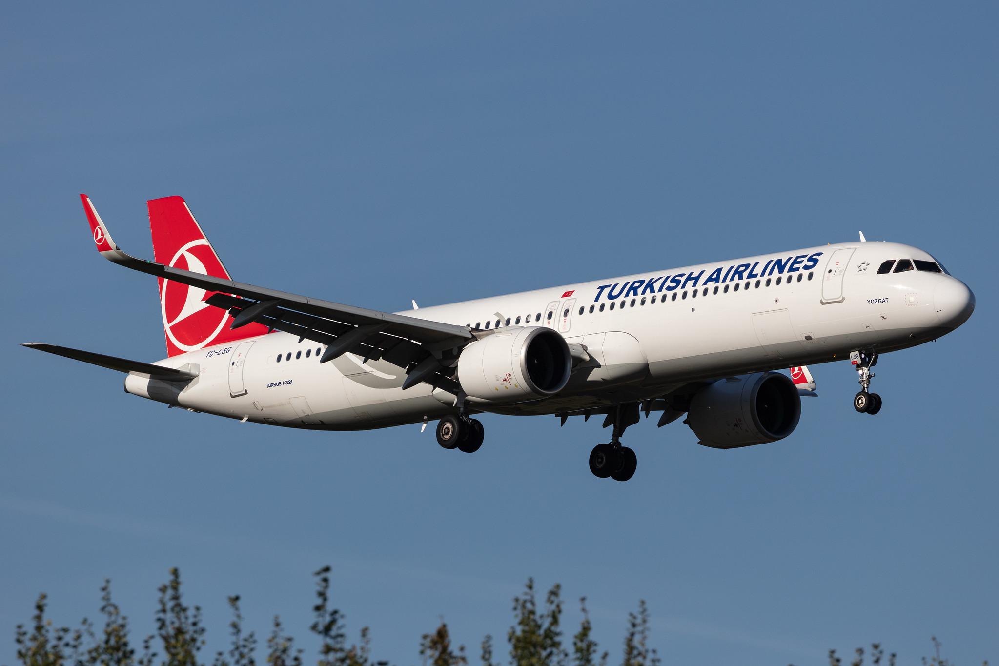 Hamburg Airport: Turkish Airlines (TK / THY) |  Airbus A321-271NX A21N | TC-LSG | MSN 8794
