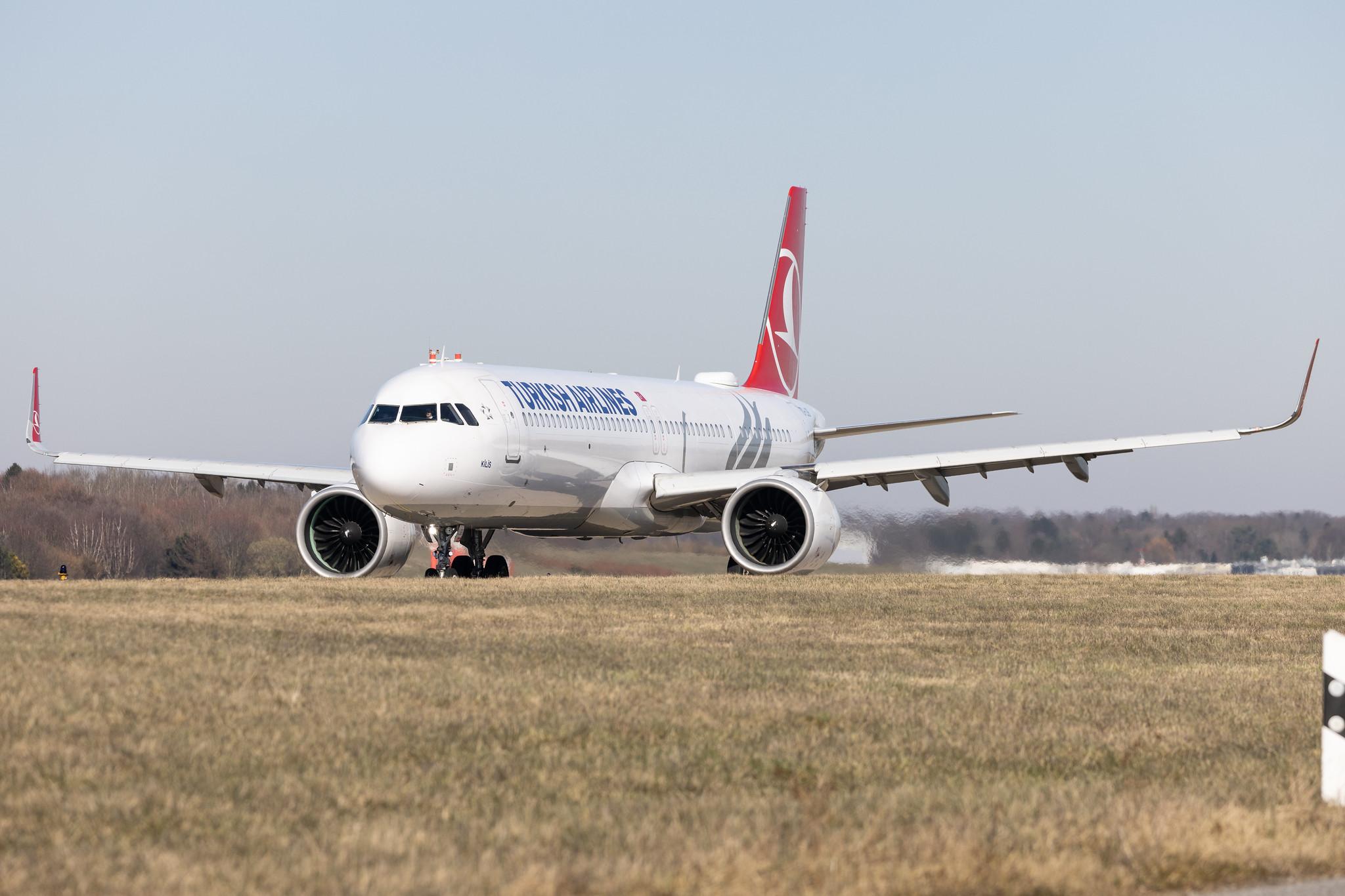 Hamburg Airport: Turkish Airlines (TK / THY) |  Airbus A321-271NX A21N | TC-LSB | MSN 08257