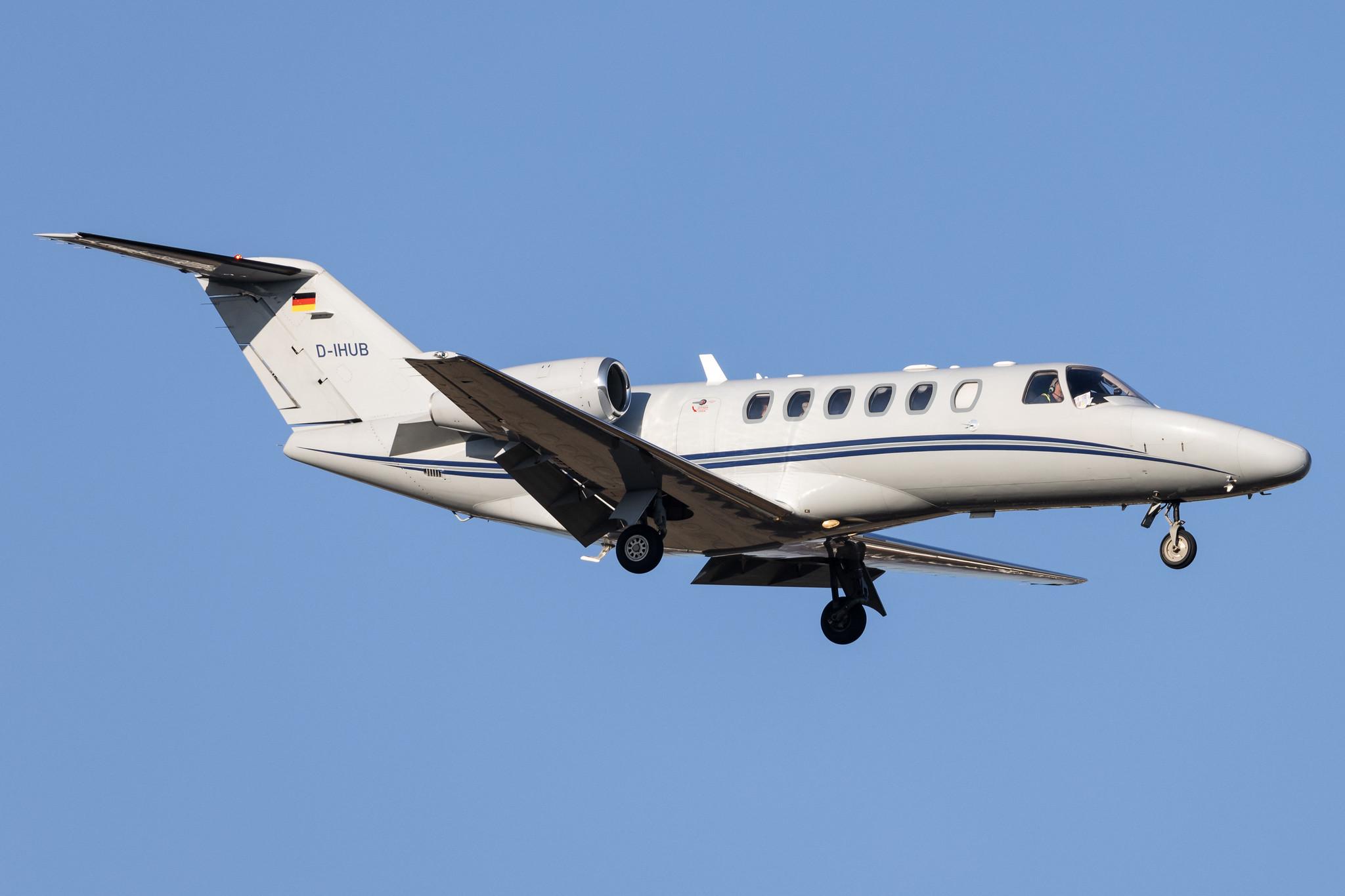 Hamburg Airport: Sylt Air (7E / AWU) |  Cessna 525A CitationJet Cj2+ C25A | D-IHUB | MSN 525A-0415
