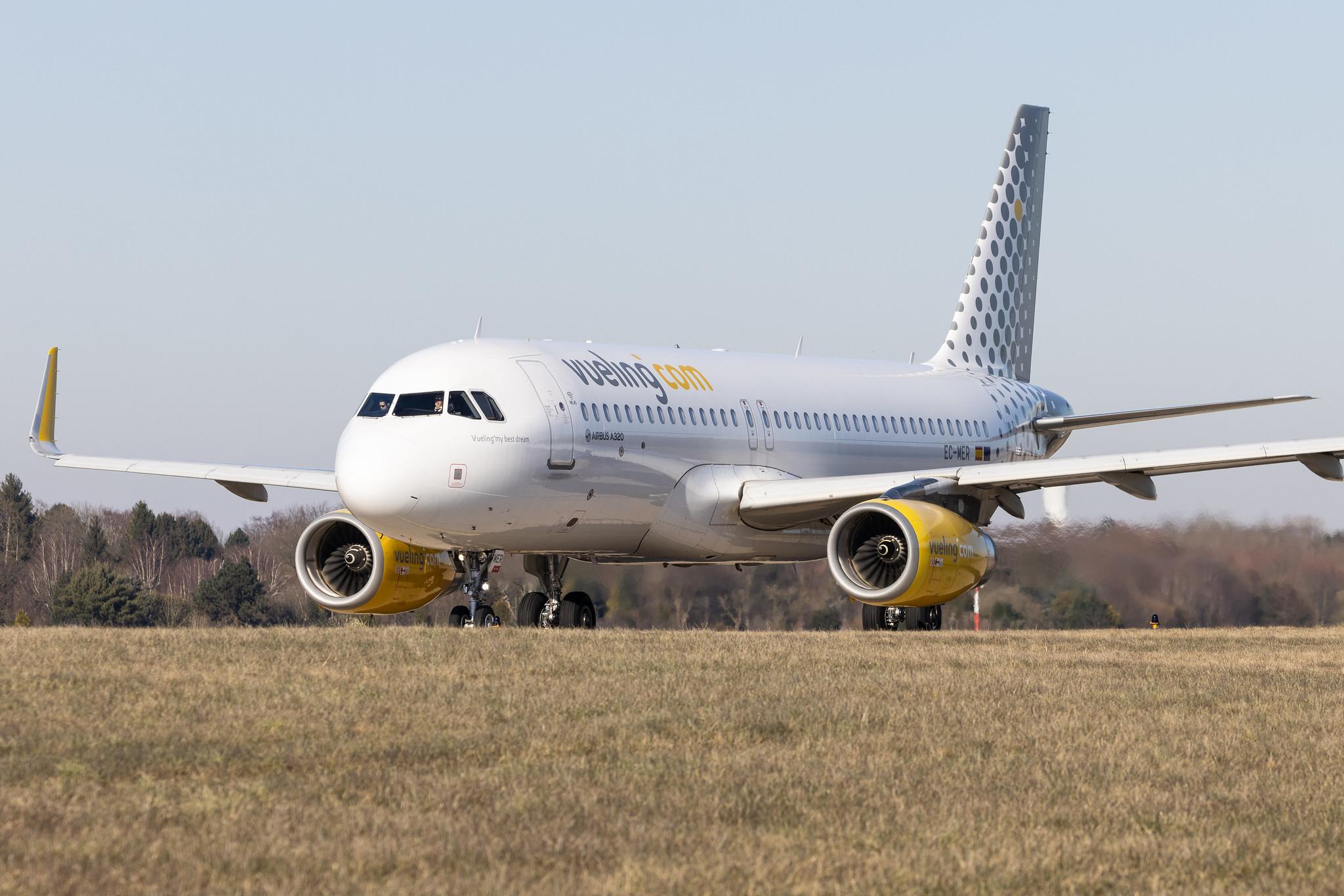 Hamburg Airport: Vueling (VY / VLG) |  Airbus A320-232 A320 | EC-MER | MSN 6510