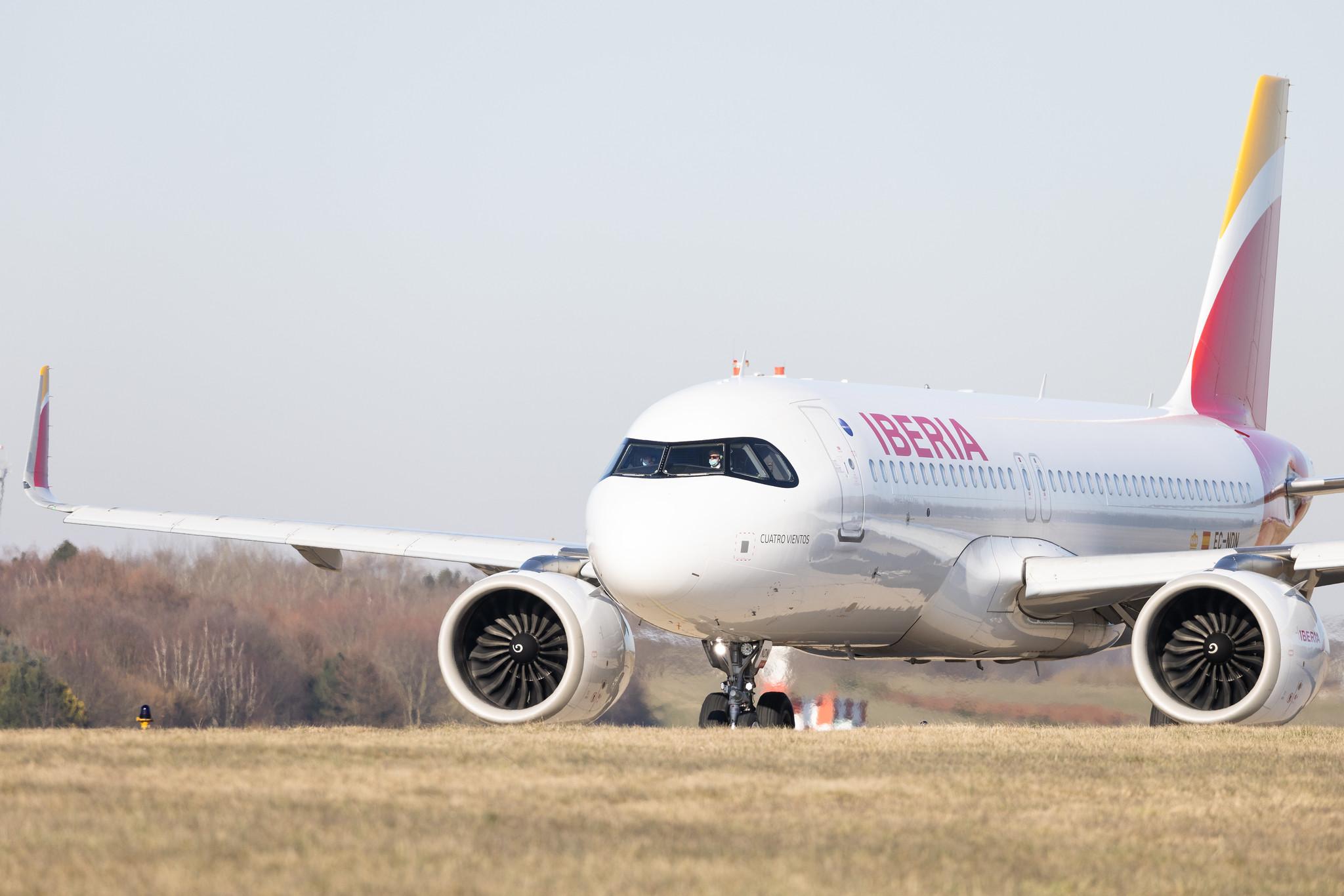 Hamburg Airport: Iberia (IB / IBE) |  Airbus A320-251N A20N | EC-NDN | MSN 8939