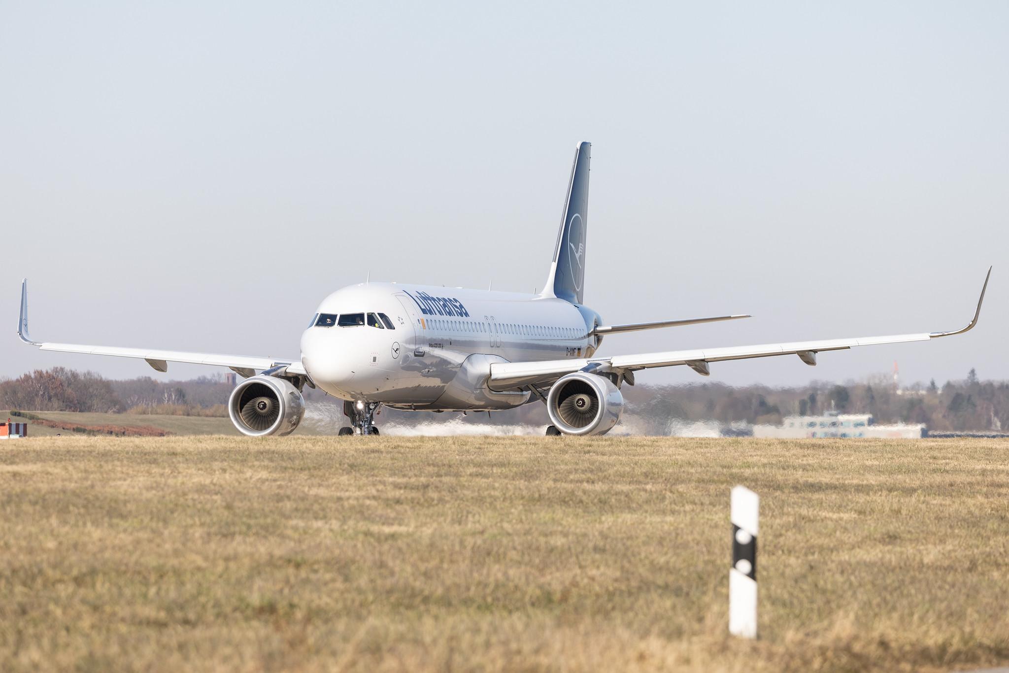 Hamburg Airport: Lufthansa (LH / DLH) |  Airbus A320-214 A320 | D-AIWF | MSN 8853