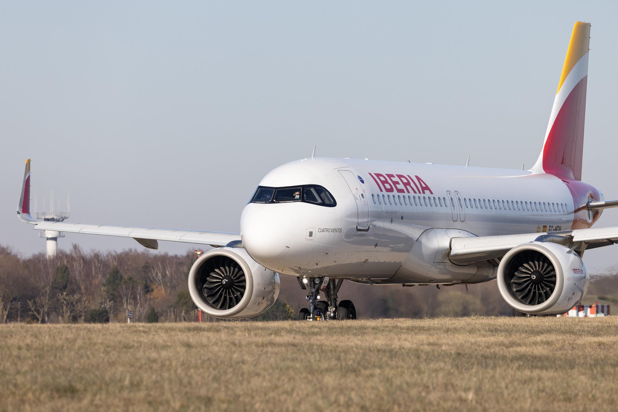 Hamburg Airport: Iberia (IB / IBE) |  Airbus A320-251N A20N | EC-NDN | MSN 8939