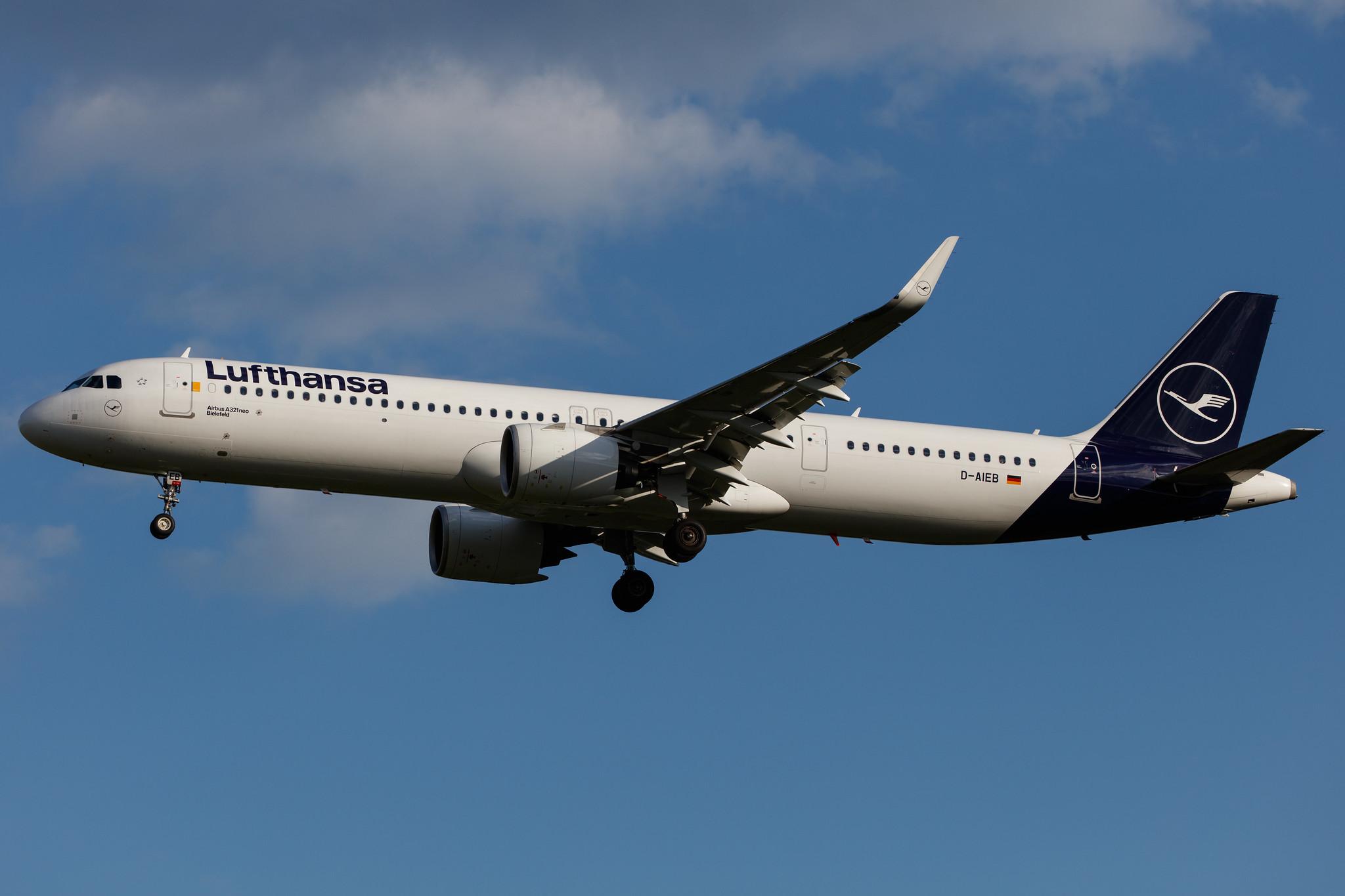Frankfurt Airport: Lufthansa (LH / DLH) |  Airbus A321-271NX A21N | D-AIEB | MSN 8783