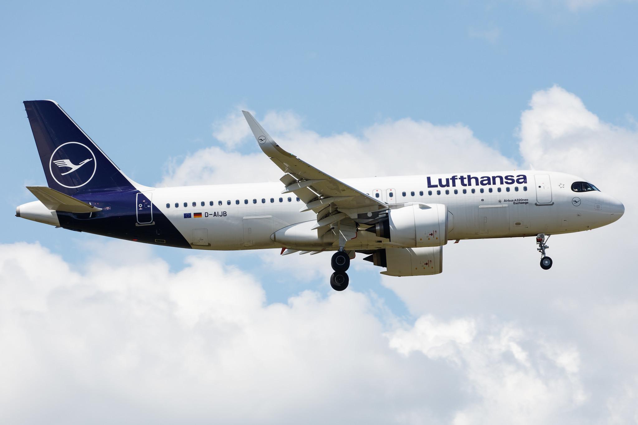 Frankfurt Airport: Lufthansa (LH / DLH) |  Airbus A320-271N A20N | D-AIJB | MSN 09493