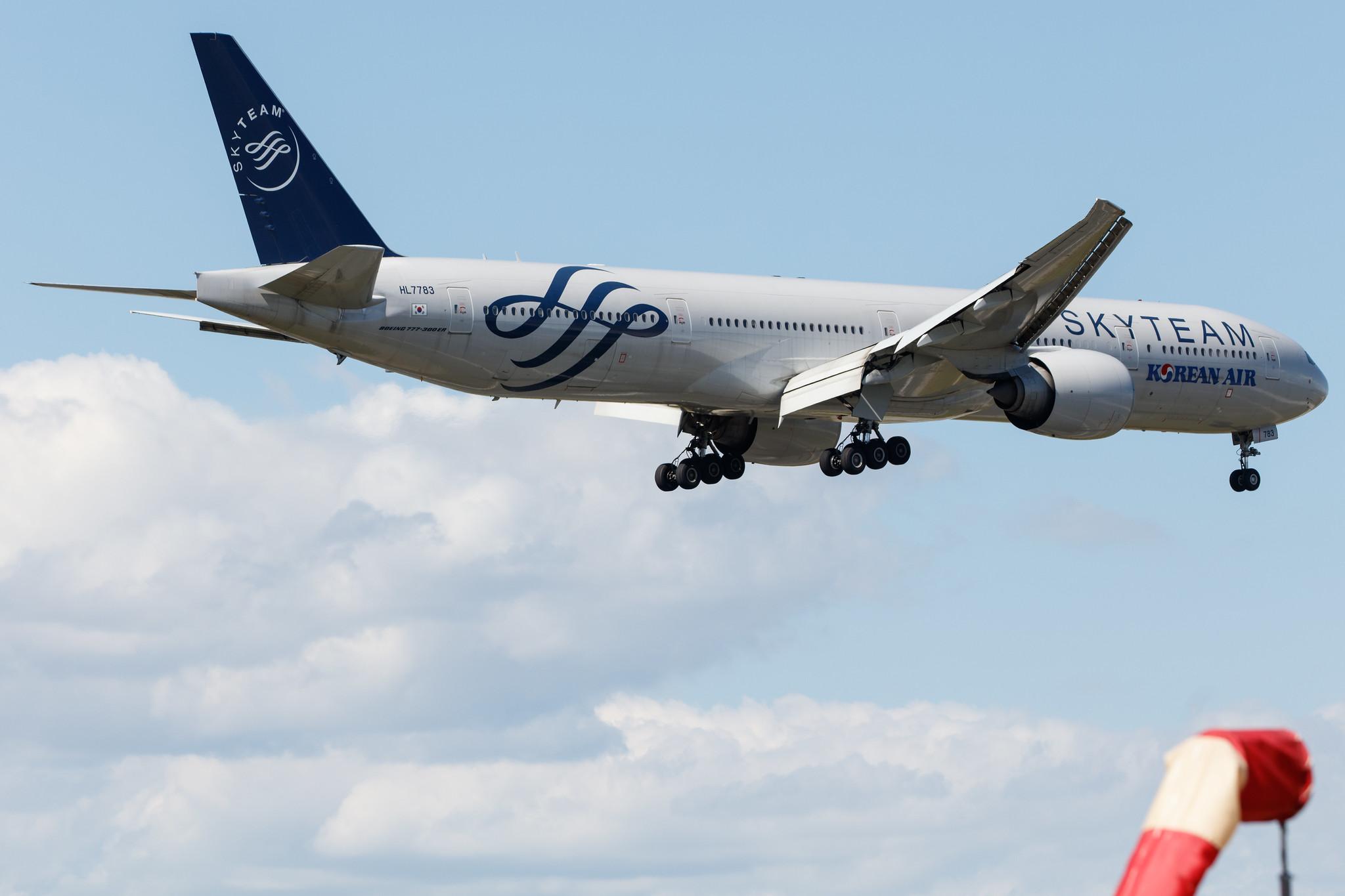 Frankfurt Airport: Korean Air (KE / KAL) |  Livery: SkyTeam Livery |  Boeing 777-3B5(ER) B77W | HL7783 | MSN 37644
