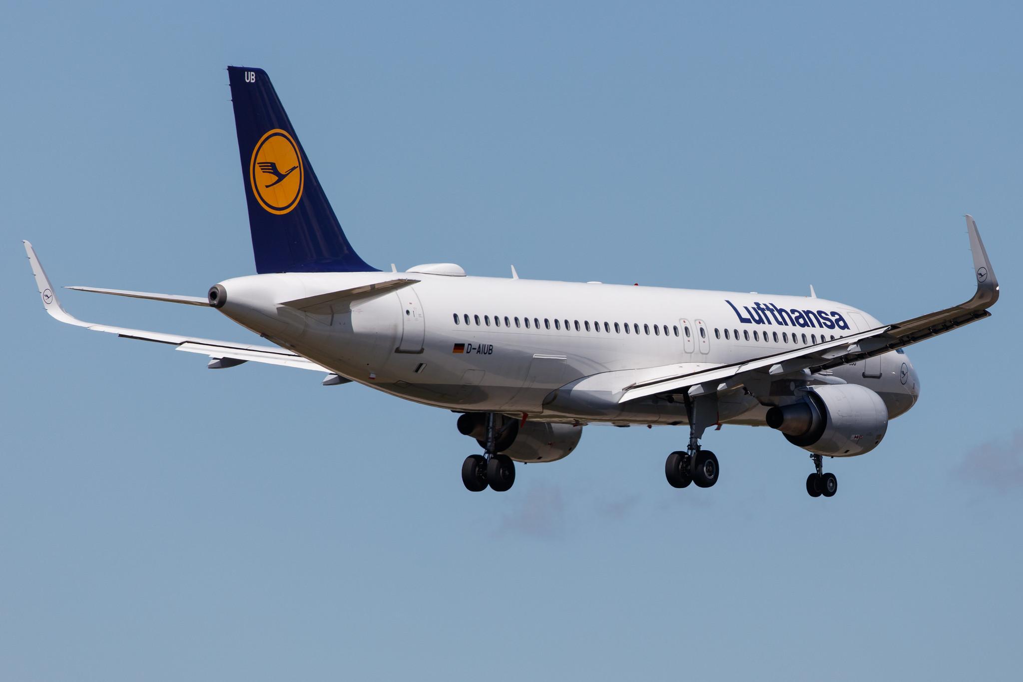 Frankfurt Airport: Lufthansa (LH / DLH) |  Airbus A320-214 A320 | D-AIUB | MSN 5972