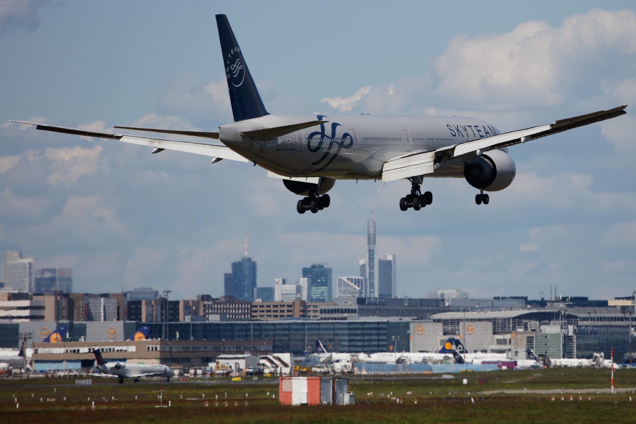 Frankfurt Airport: Korean Air (KE / KAL) |  Livery: SkyTeam Livery |  Boeing 777-3B5(ER) B77W | HL7783 | MSN 37644