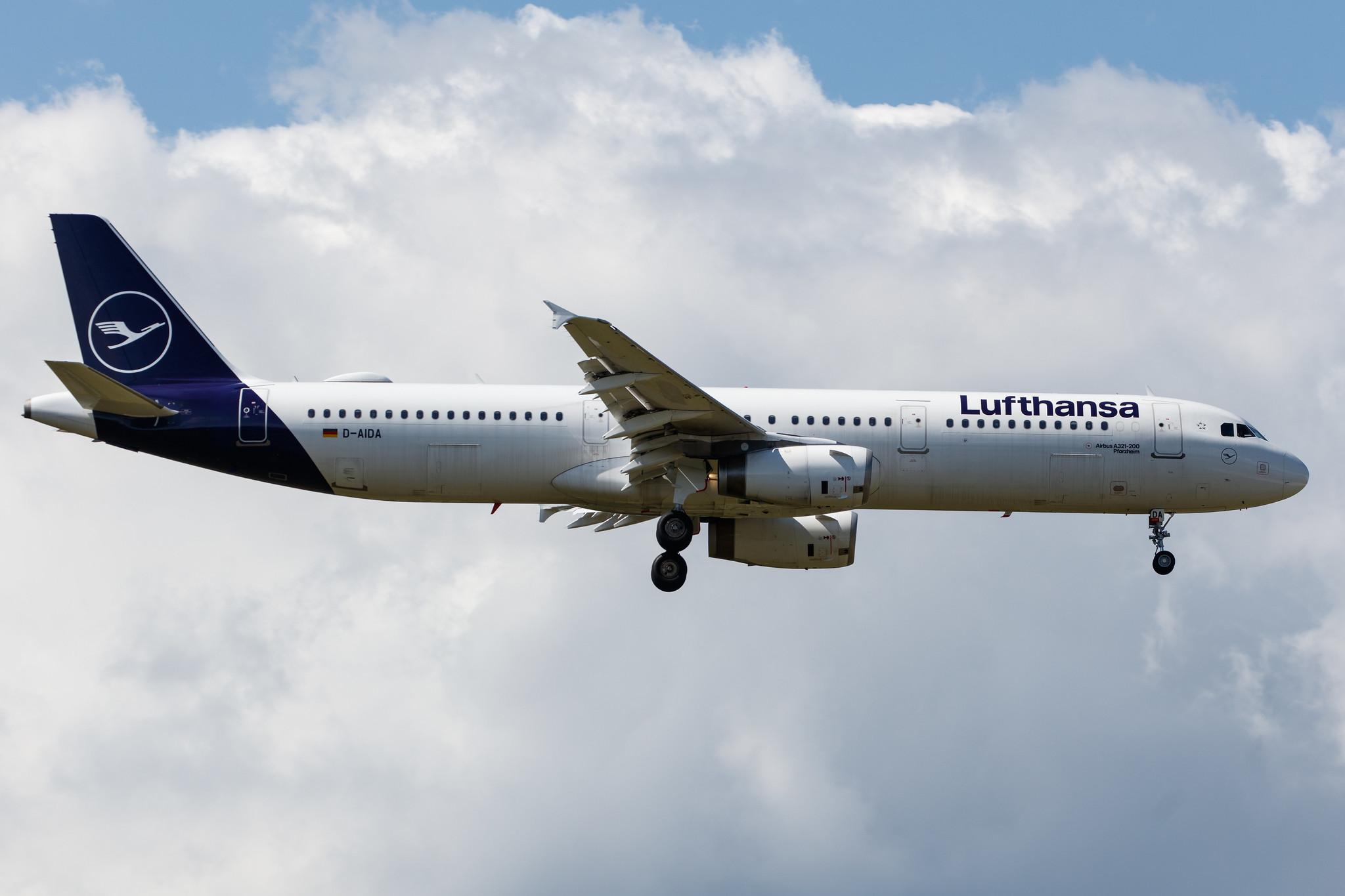 Frankfurt Airport: Lufthansa (LH / DLH) |  Airbus A321-231 A321 | D-AIDA | MSN 4360