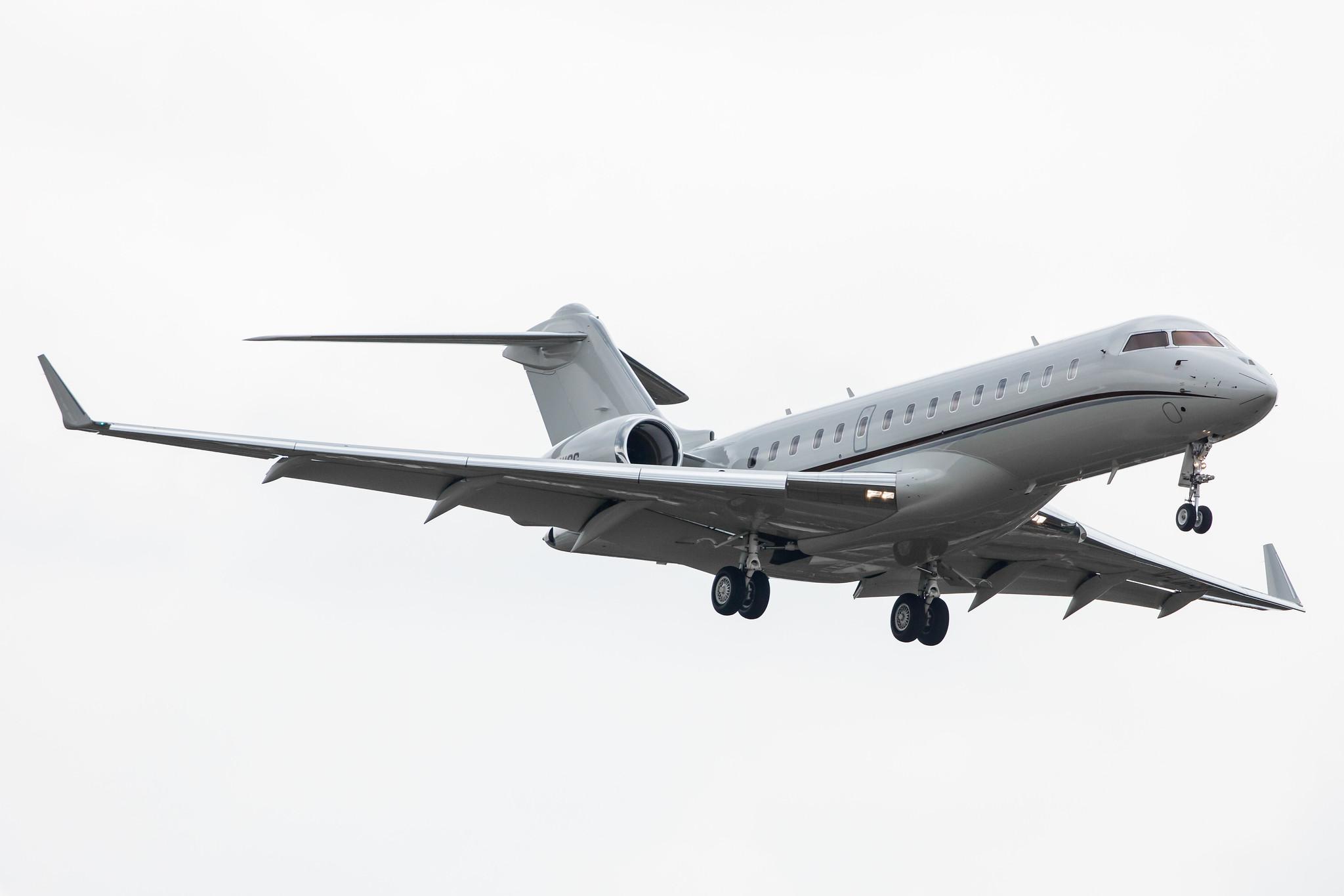 Hamburg Airport: Lynx Aircraft |  Bombardier Global 6000 GLEX | M-LWSG | MSN 9583