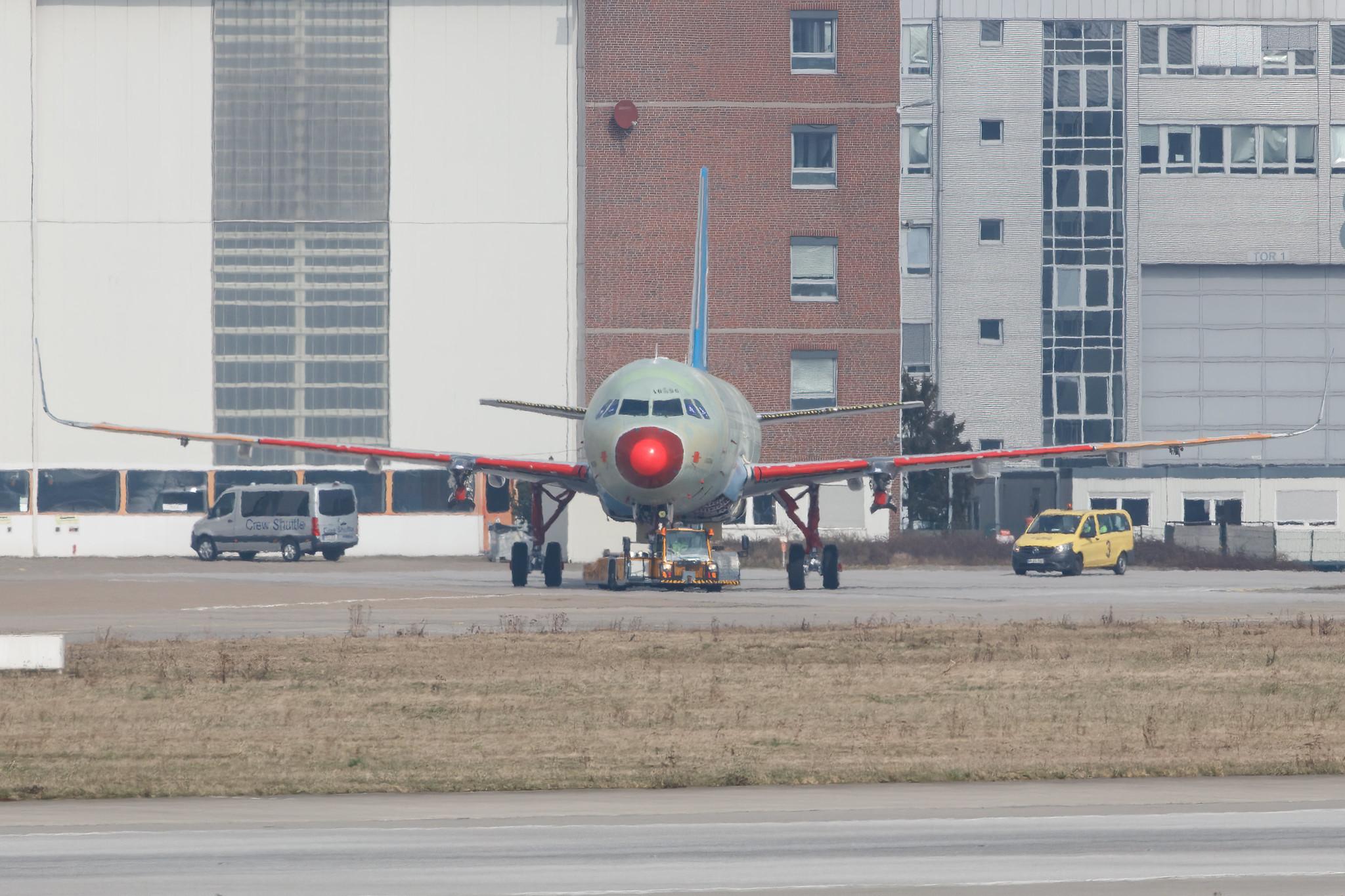 Hamburg Finkenwerder: China Southern Airlines (CZ / CSN) |  Airbus A321-253NX A21N | D-AVXM (B-324P) | MSN 10396