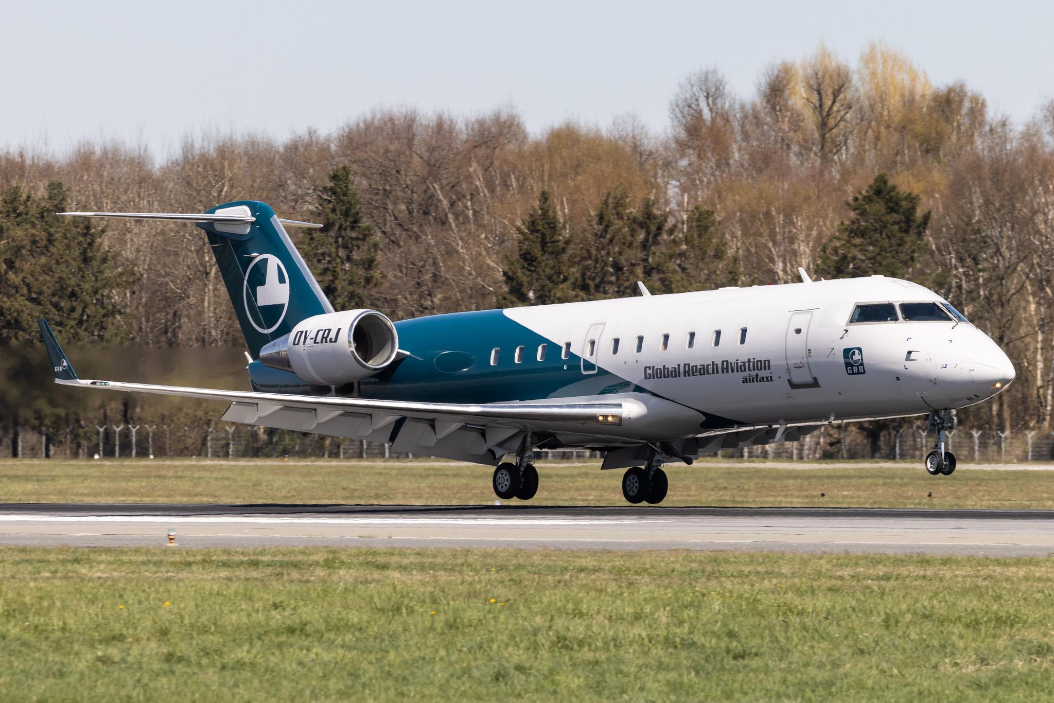 Hamburg Airport: Copenhagen Airtaxi (/ CAT) |  Mitsubishi CRJ-200LR CRJ2 | OY-CRJ | MSN 7384