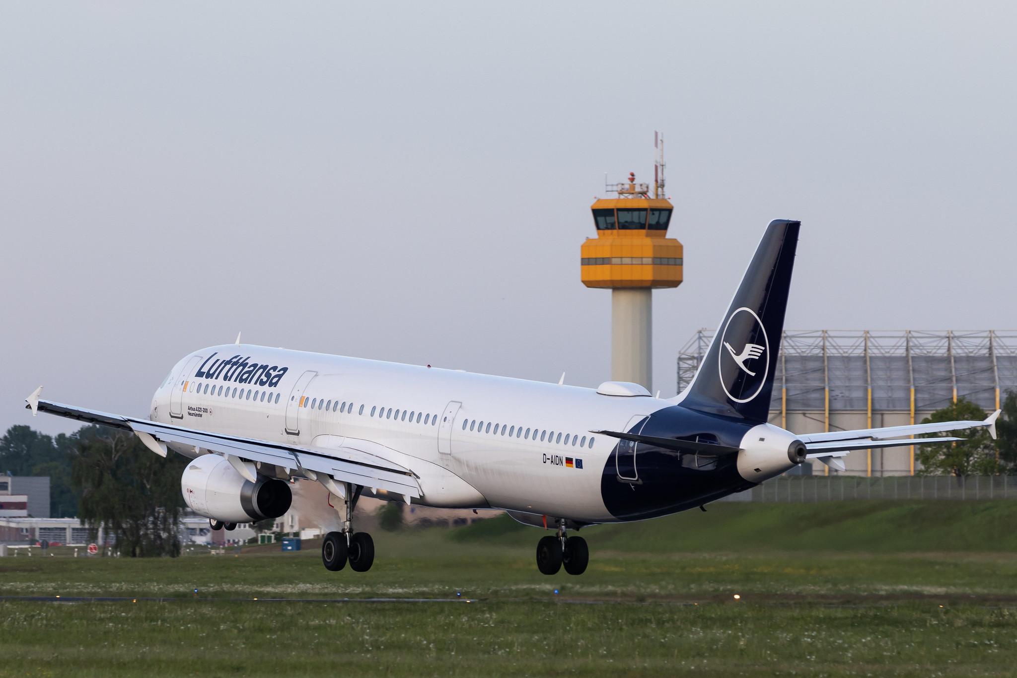 Hamburg Airport: Lufthansa (LH / DLH) |  Airbus A321-231 A321 | D-AIDN | MSN 4976