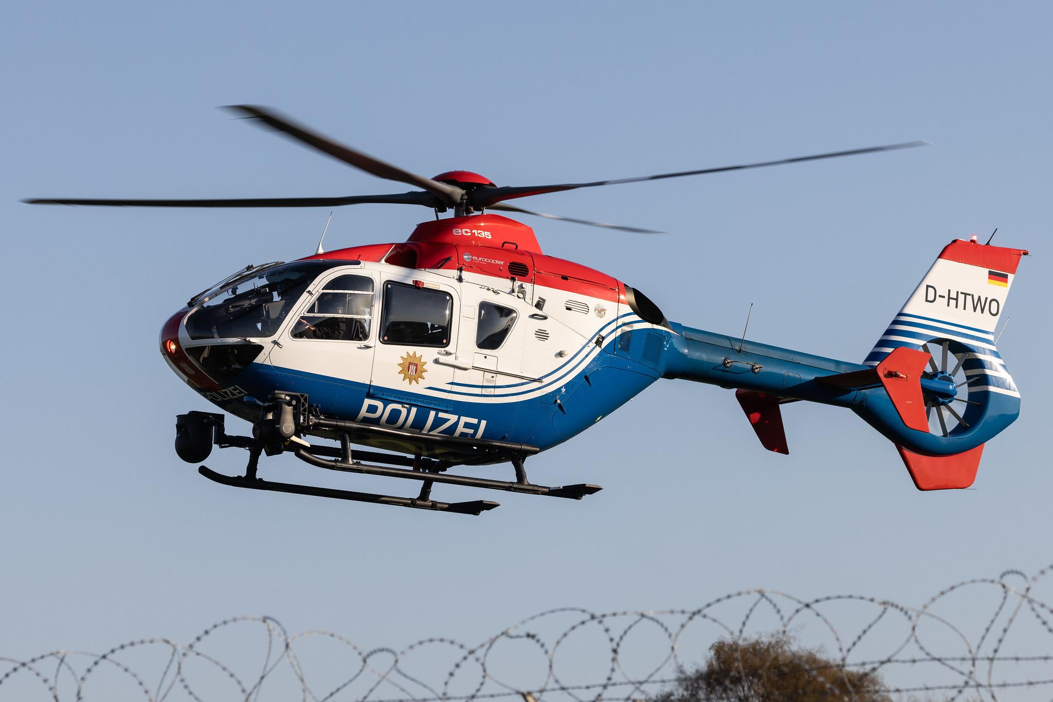 Hamburg Airport: Polizei Hamburg |  Airbus Helicopters H135 EC35 | D-HTWO | MSN 0343
