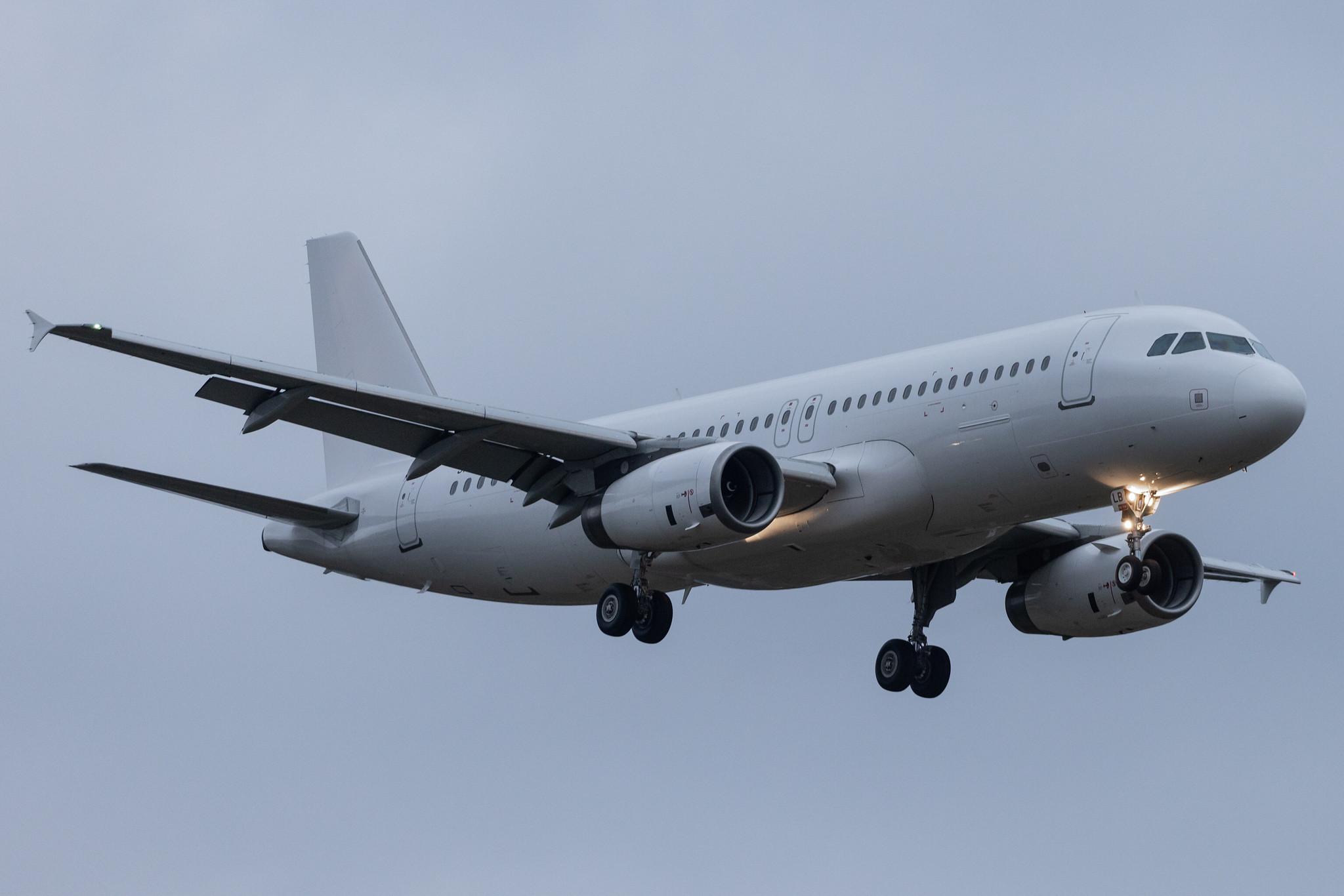 Hamburg Airport: Eurowings (EW / EWG) | Operator: Avion Express Malta |  Airbus A320-232 A320 | 9H-MLB | MSN 04441
