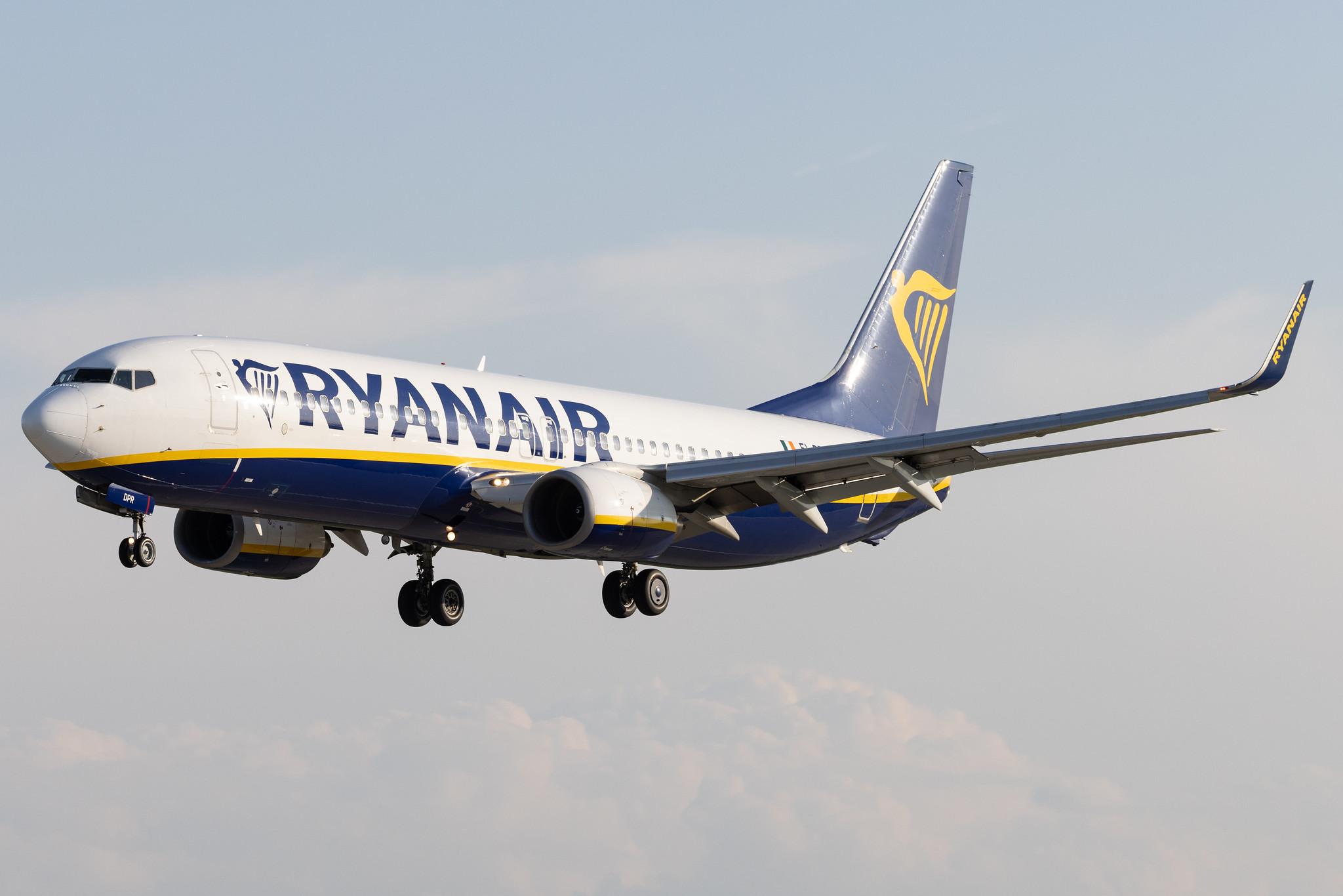 Hamburg Airport: Ryanair (FR / RYR) |  Boeing 737-8AS B738 | EI-DPR | MSN 33614