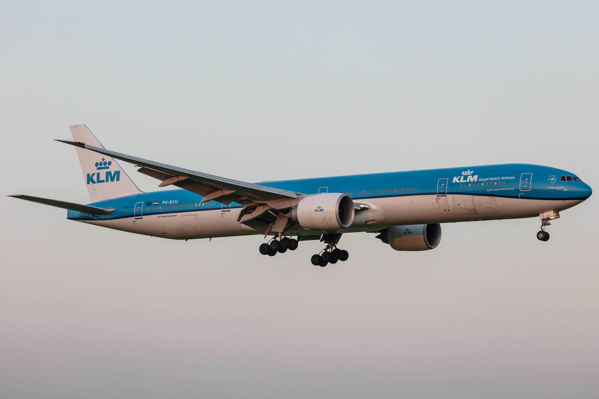 Amsterdam Schiphol: KLM (KL / KLM) |  Boeing 777-306(ER) B77W | PH-BVU | MSN 61702