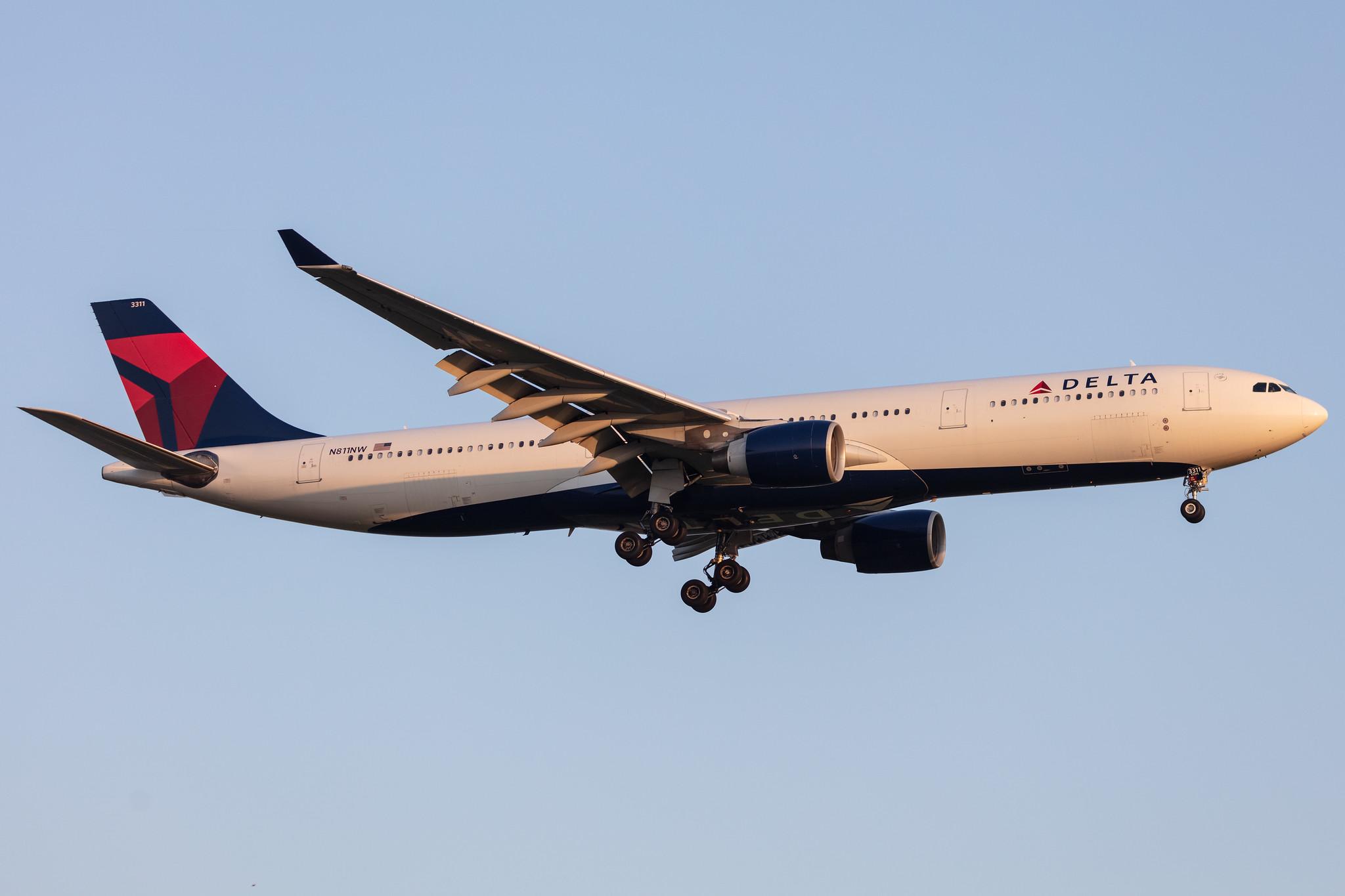 Amsterdam Schiphol: Delta Air Lines (DL / DAL) |  Airbus A330-323 A333 | N811NW | MSN 0690