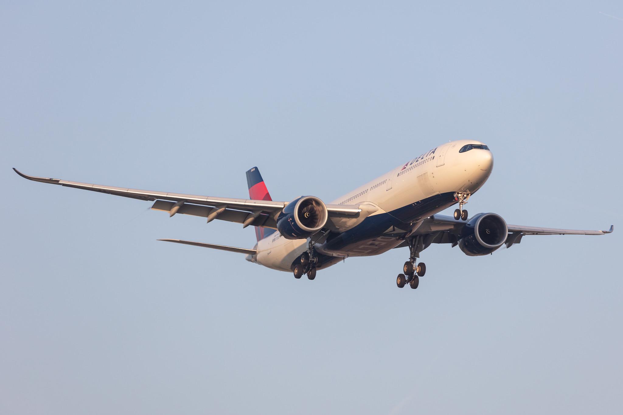 Amsterdam Schiphol: Delta Air Lines (DL / DAL) |  Airbus A330-941 A339 | N404DX | MSN 1935