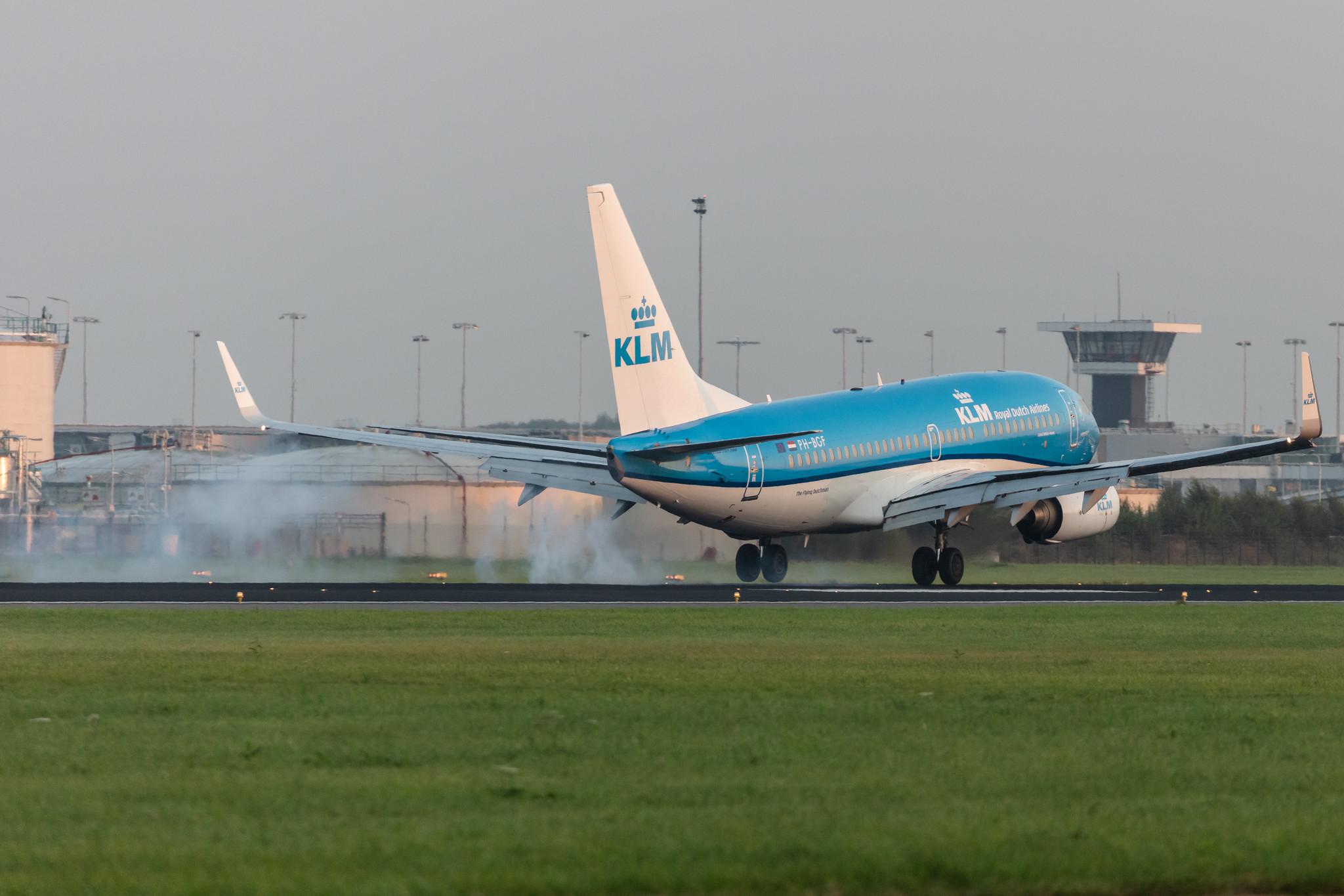 Amsterdam Schiphol: KLM (KL / KLM) |  Boeing 737-7K2 B737 | PH-BGF | MSN 30365