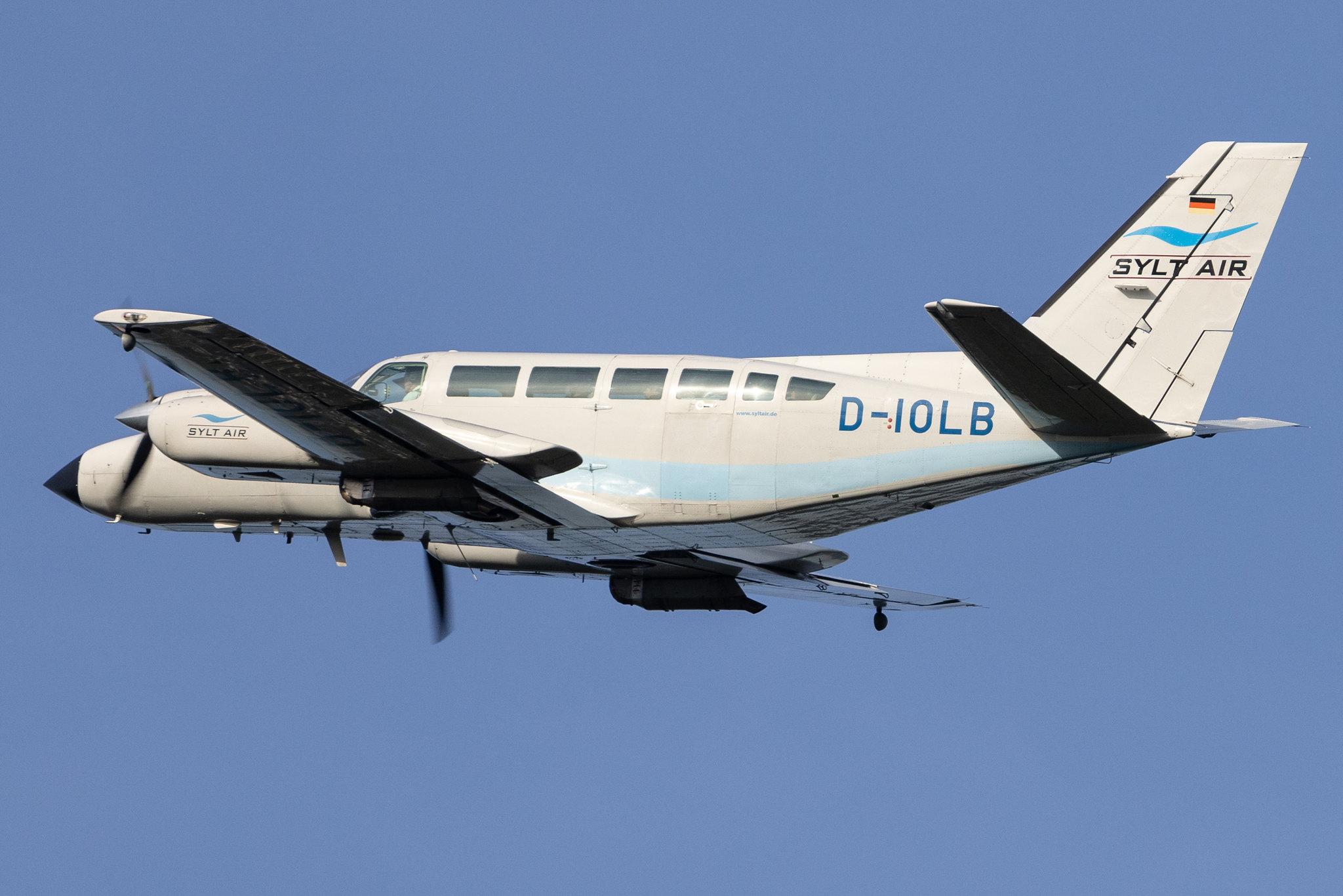 Hamburg Airport: Sylt Air (/ AWU) |  Cessna 404 C404 | D-IOLB | MSN 404-0691