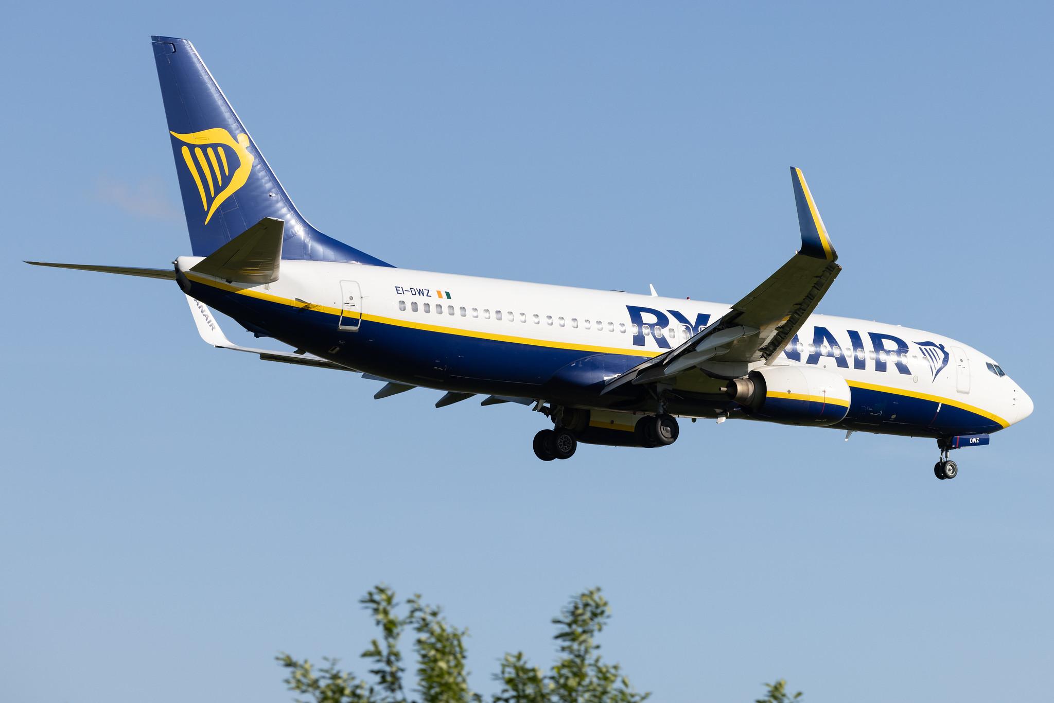 Hamburg Airport: Ryanair (FR / RYR) |  Boeing 737-8AS B738 | EI-DWZ | MSN 33628
