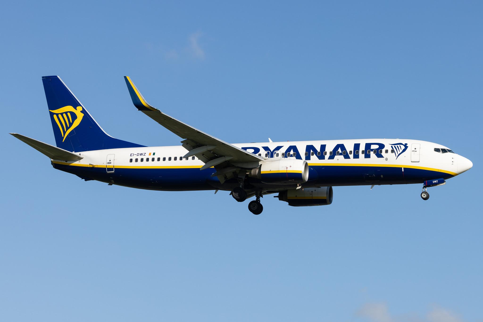 Hamburg Airport: Ryanair (FR / RYR) |  Boeing 737-8AS B738 | EI-DWZ | MSN 33628